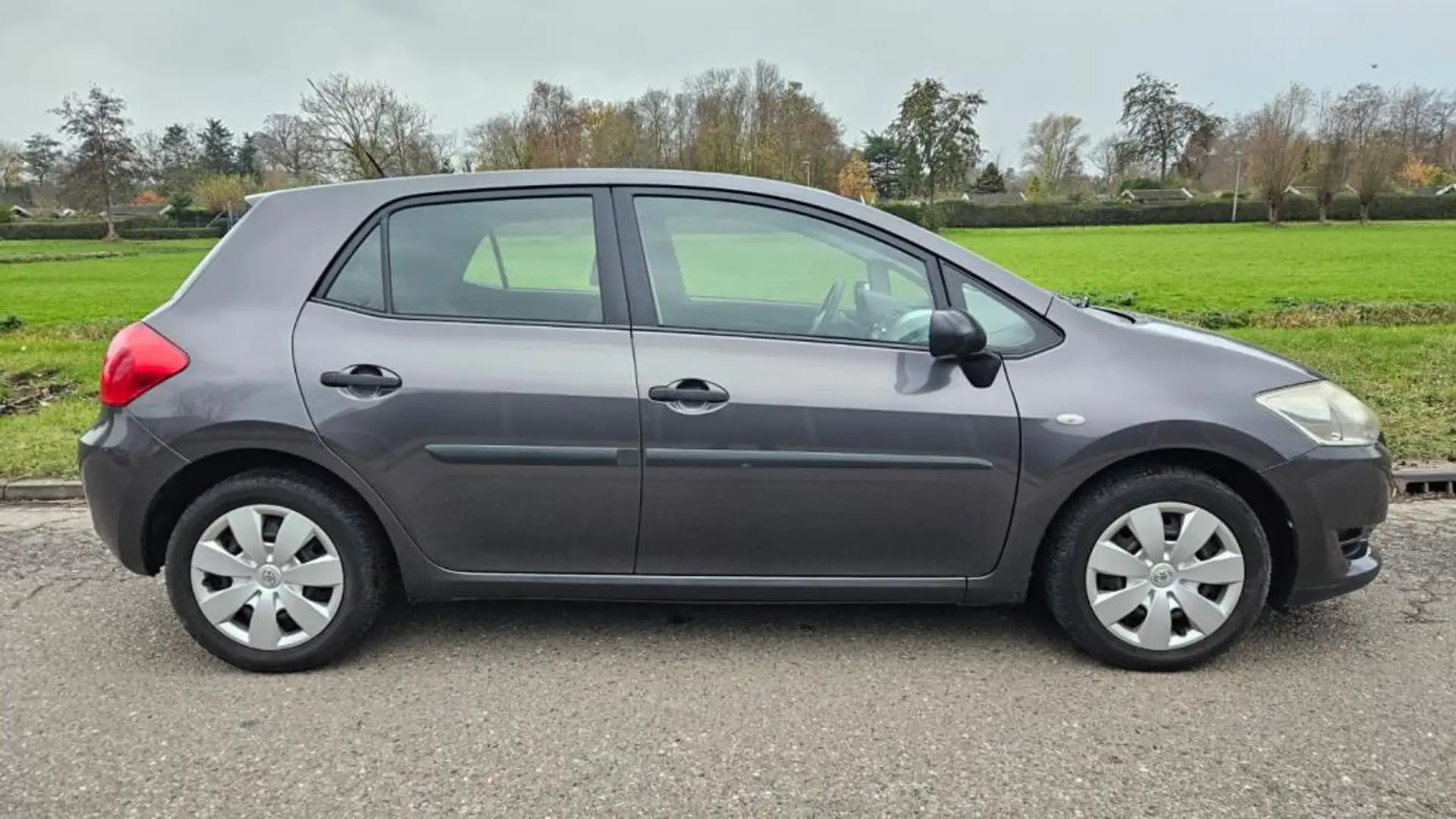Toyota Auris 1.6-16V Terra Grijs - 2