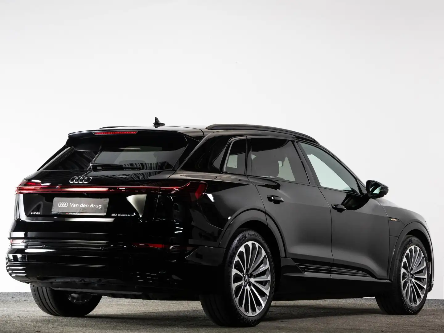 Audi e-tron 50 quattro 313 pk 71 kWh | Matrix-LED | Panoramada Zwart - 2