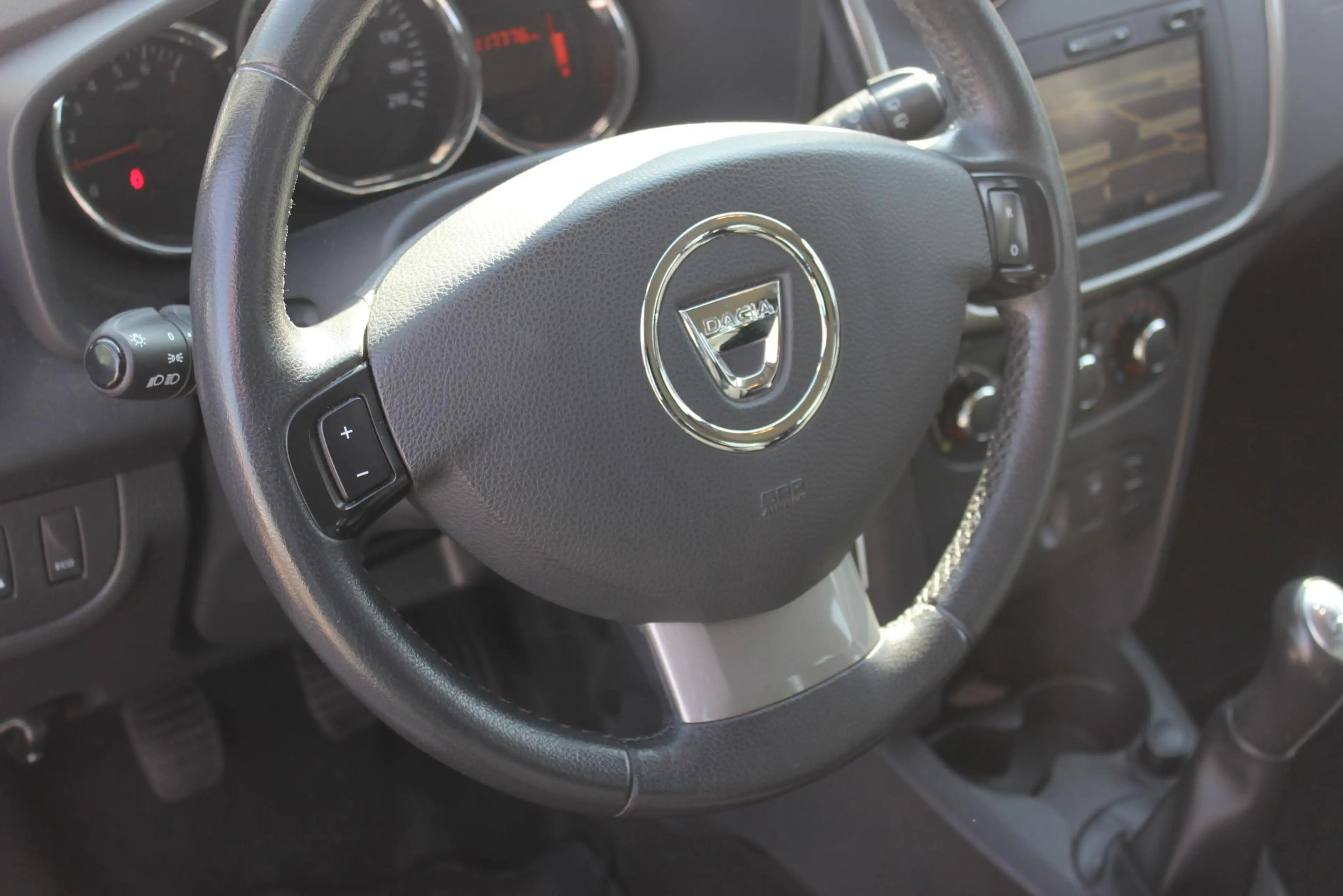 Dacia Logan MCV 0.9 TCe Prestige, Navigatie, Airco! — photo 15
