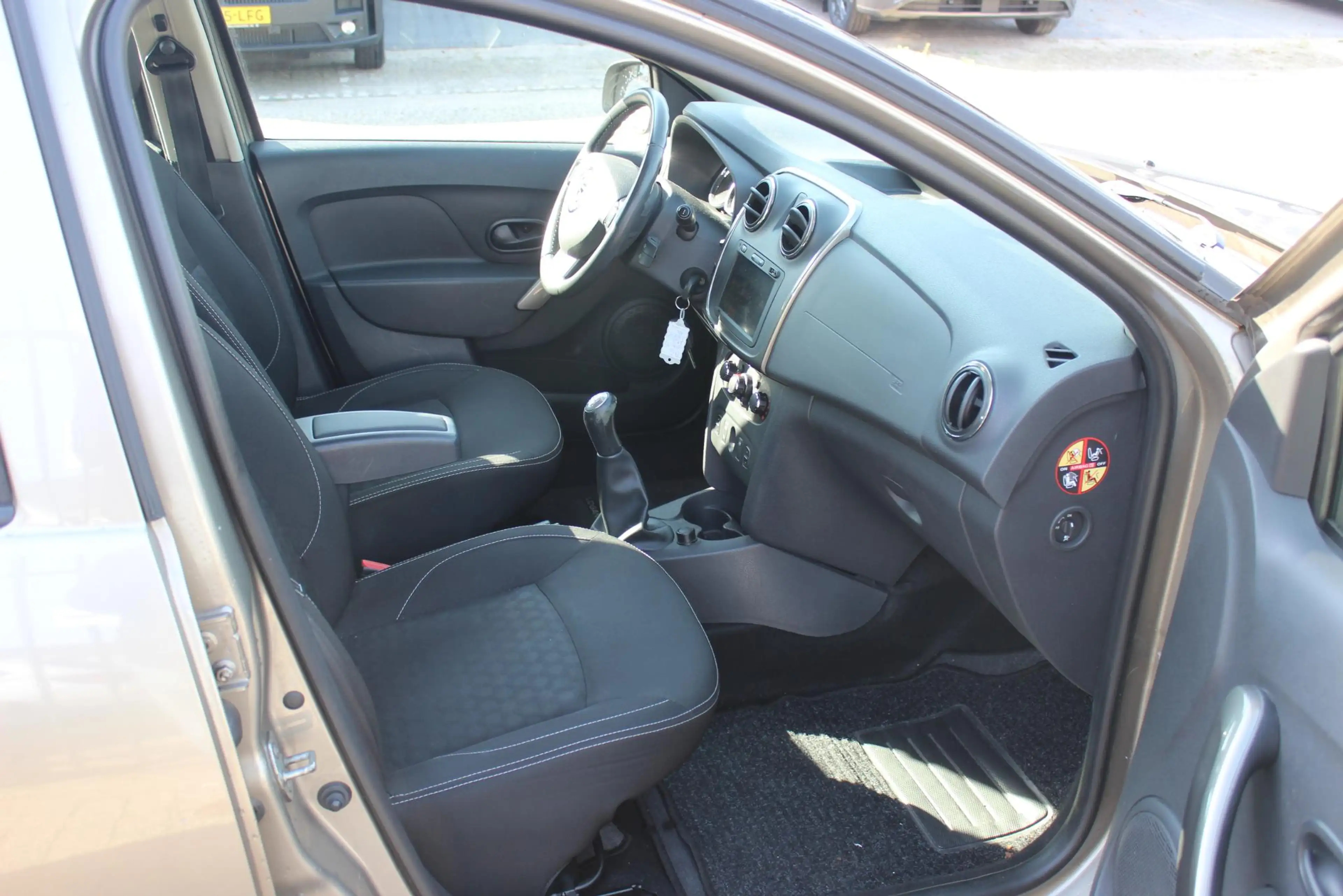 Dacia Logan MCV 0.9 TCe Prestige, Navigatie, Airco! — photo 5
