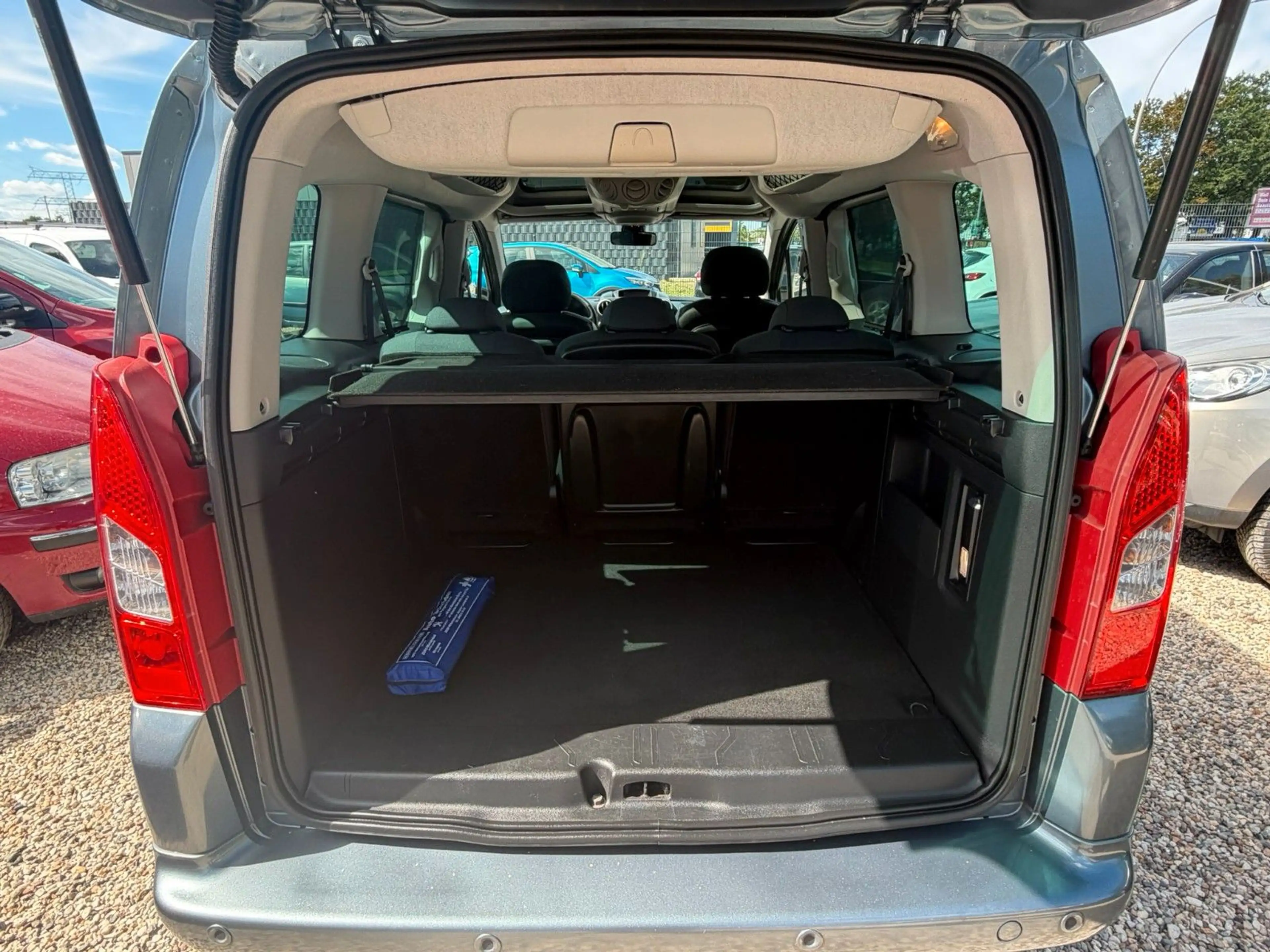 Peugeot Partner Tepee Family *Klima*ALLWR* MFL* TÜV Neu — photo 8