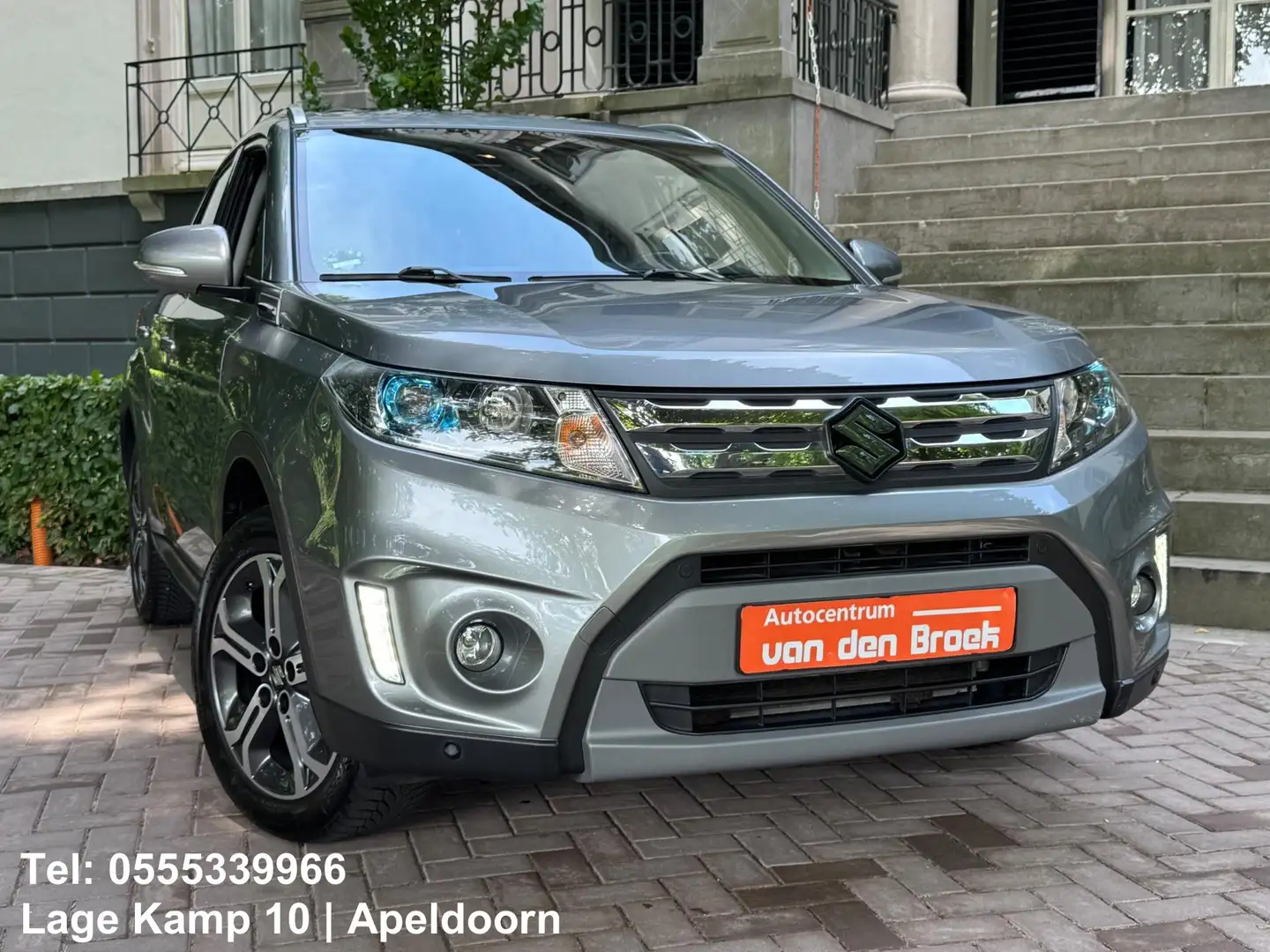 Suzuki Vitara 1.6 High Executive Panorama Xenon Camera Leder Nav Grijs - 2