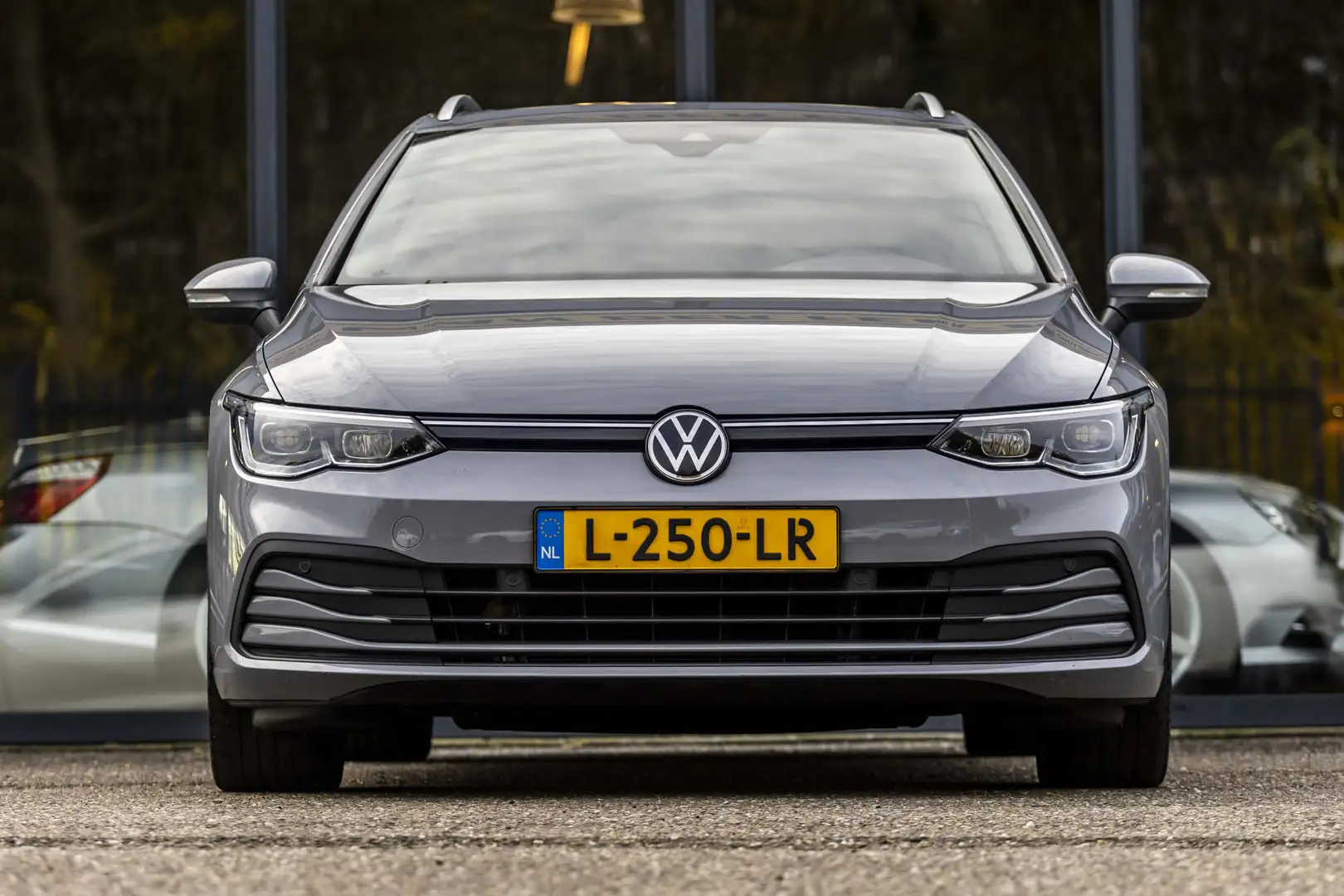 Volkswagen Golf Variant 1.0 eTSI Life Gris - 2