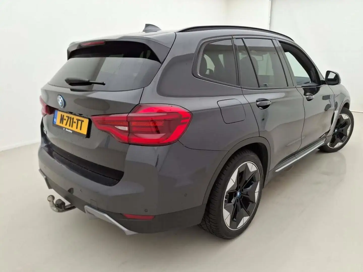 BMW iX3 HIGH EXECUTIVE 80KWH THAAK/PANO/LEER/NAV/LED Gris - 2