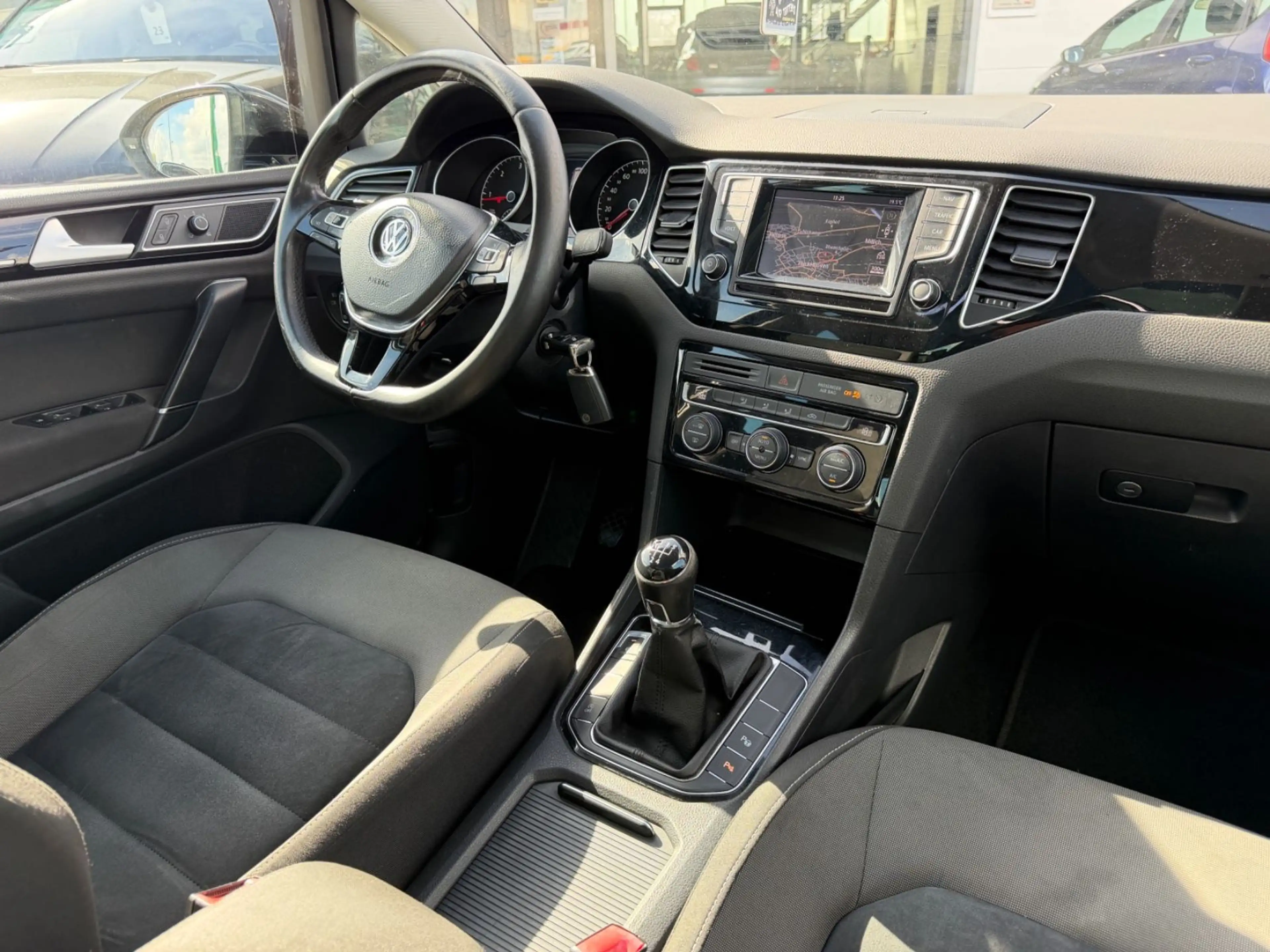 Volkswagen Golf Sportsvan 1.6 TDI Highline BMT Euro6, Pano, — photo 15