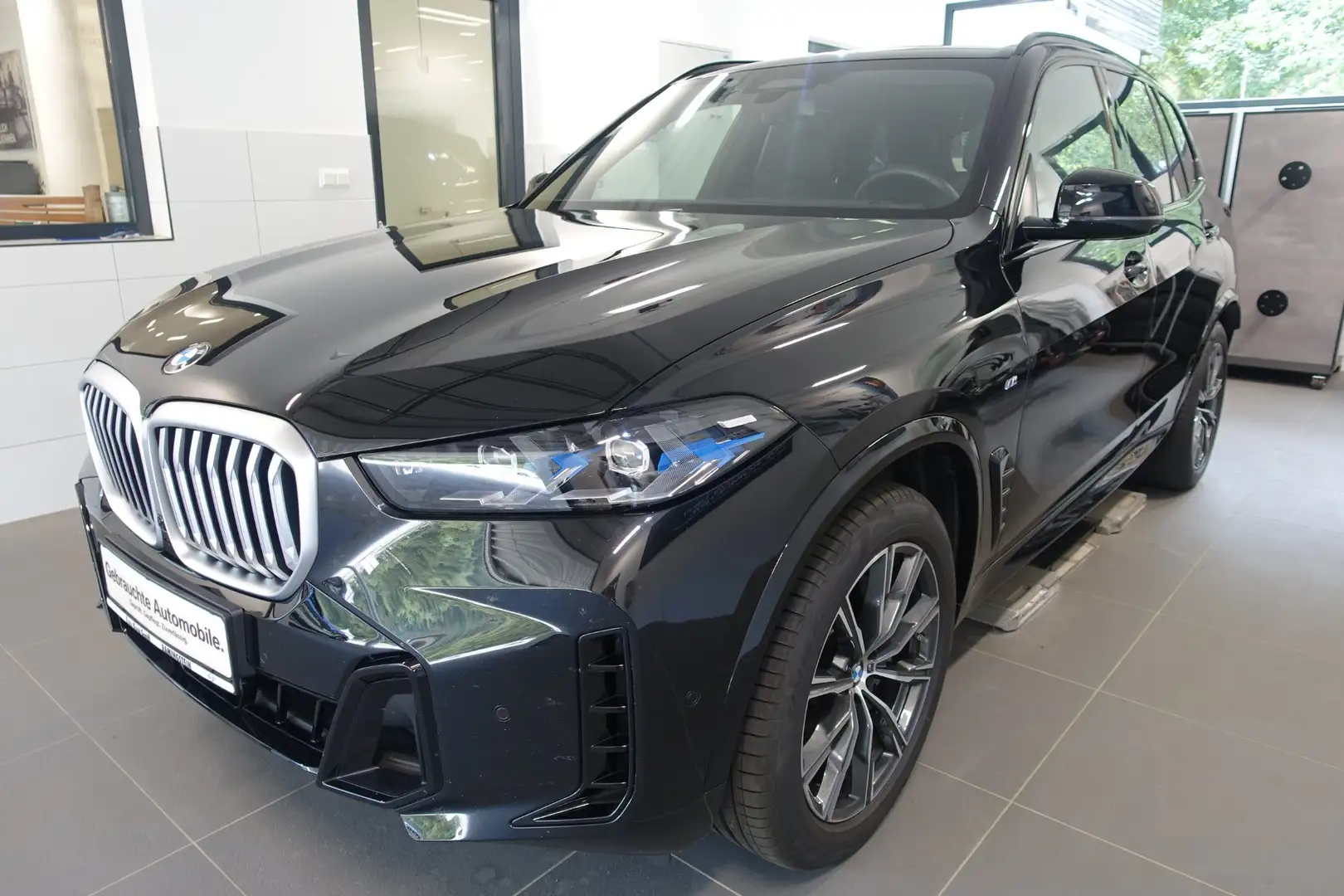 BMW X5 xDrive30d M-Sport Schwarz - 1