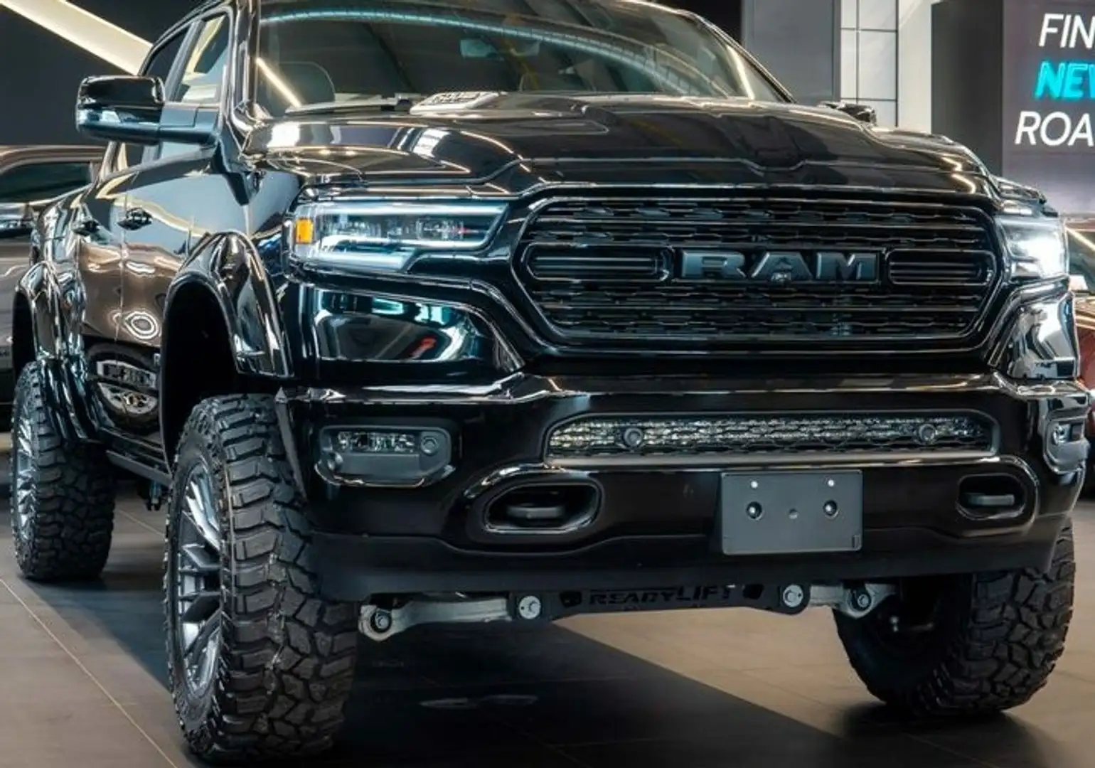 Dodge RAM 5.7L V8 Rebel Negro - 1
