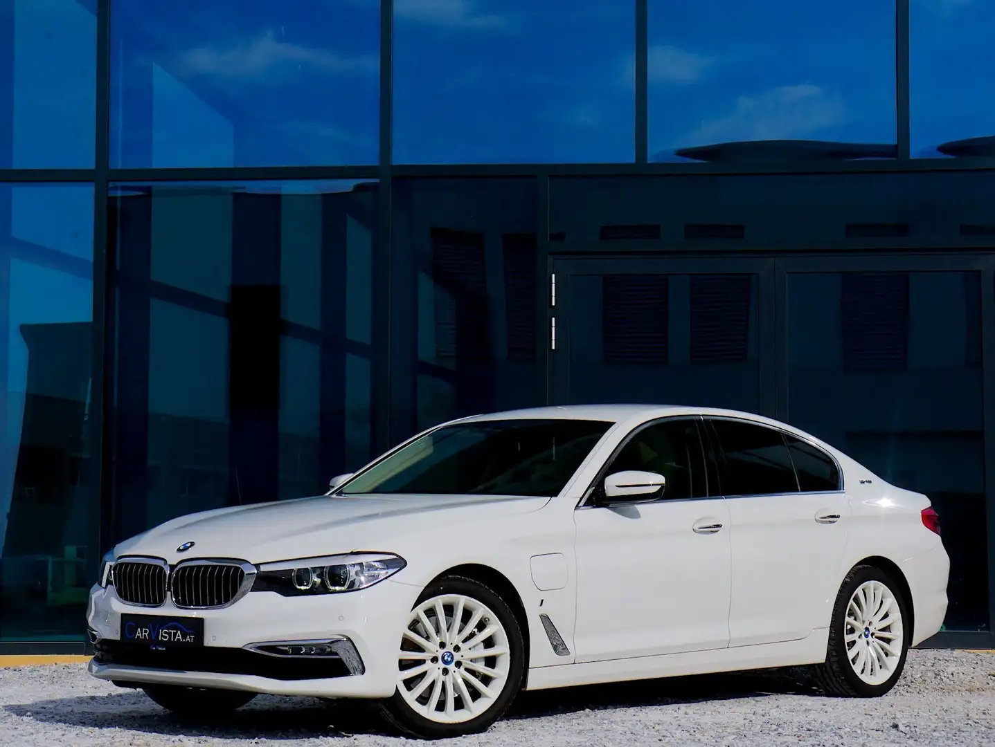 BMW 530 e Luxury Line Aut. Weiß - 2