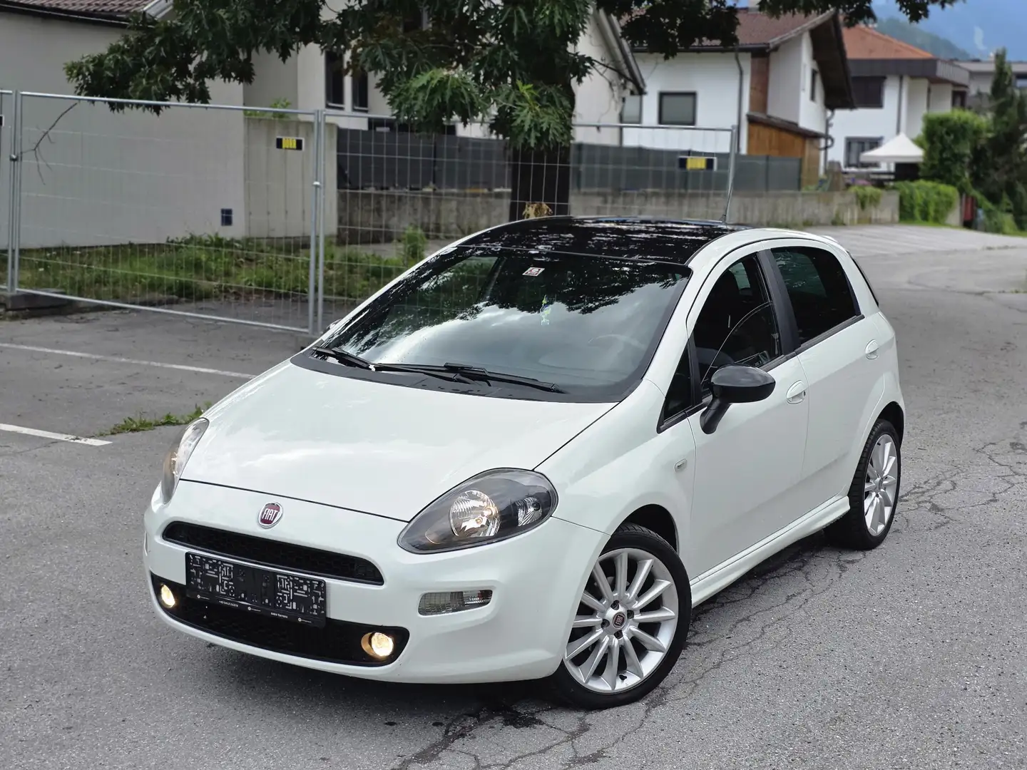 Fiat Punto 1,4 75 Lounge Weiß - 1