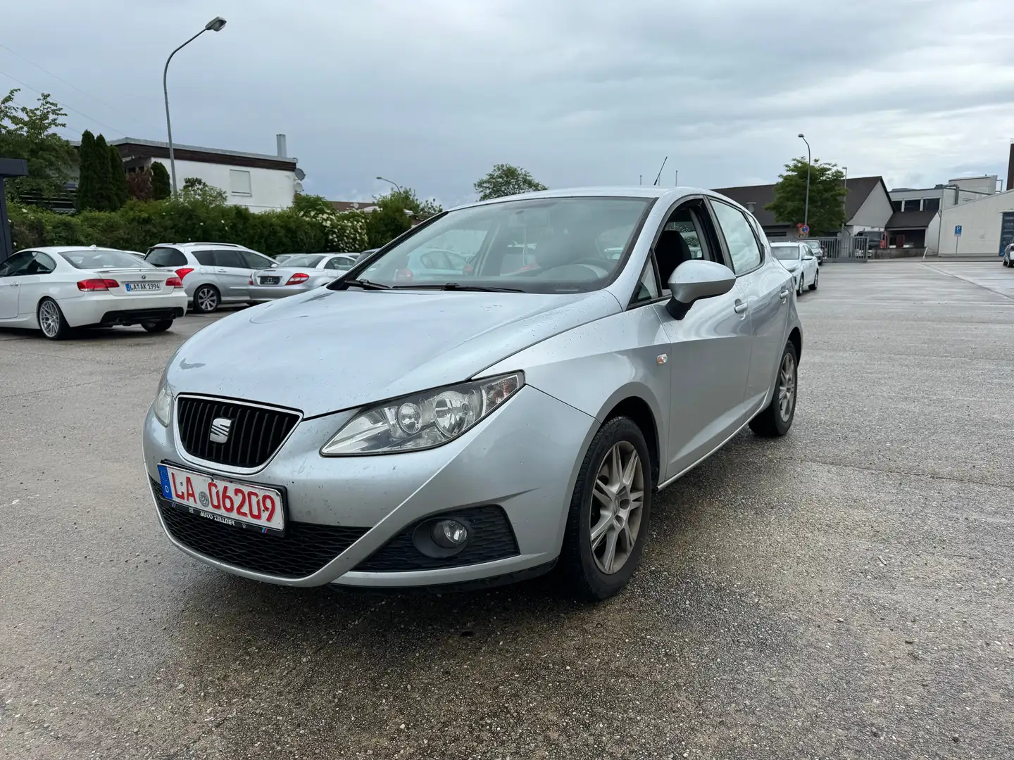 SEAT Ibiza Stylance / Style Grau - 1