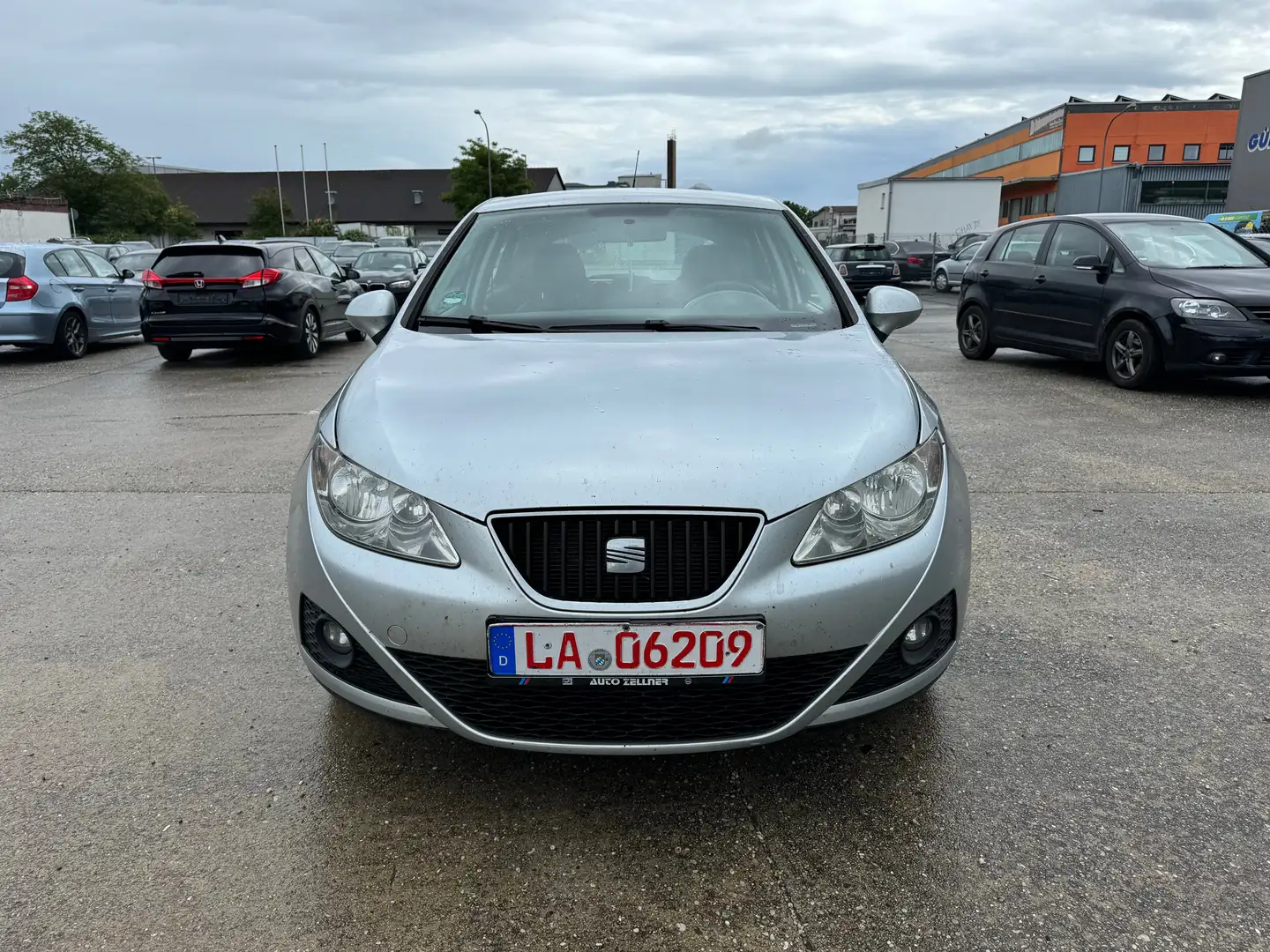 SEAT Ibiza Stylance / Style Grau - 2