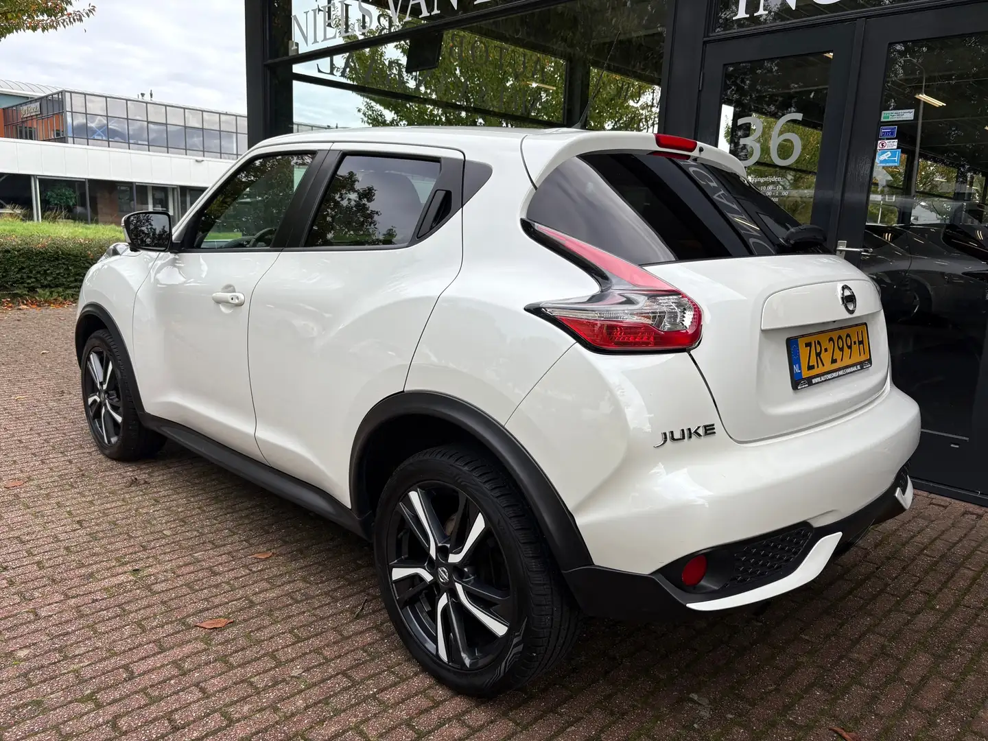 Nissan Juke 1.2 DIG-T S/S N-Vision Clima/Cruise/Navi/Camera Blanc - 2