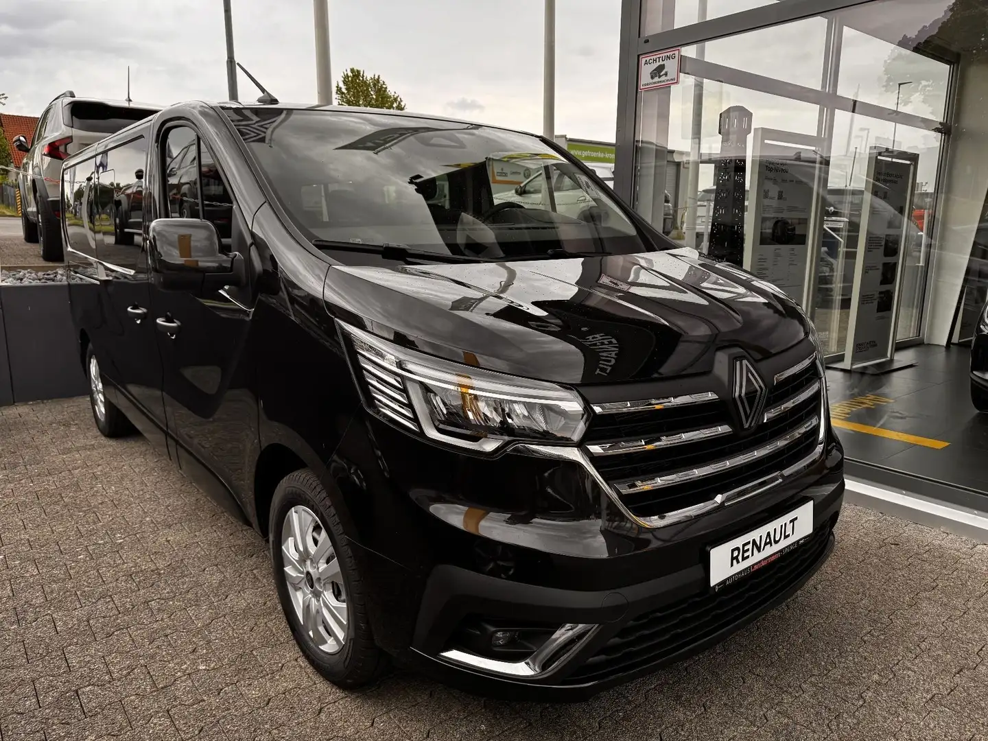 Renault Trafic Pkw Grand Evolution Blue dCi 110 Negro - 2
