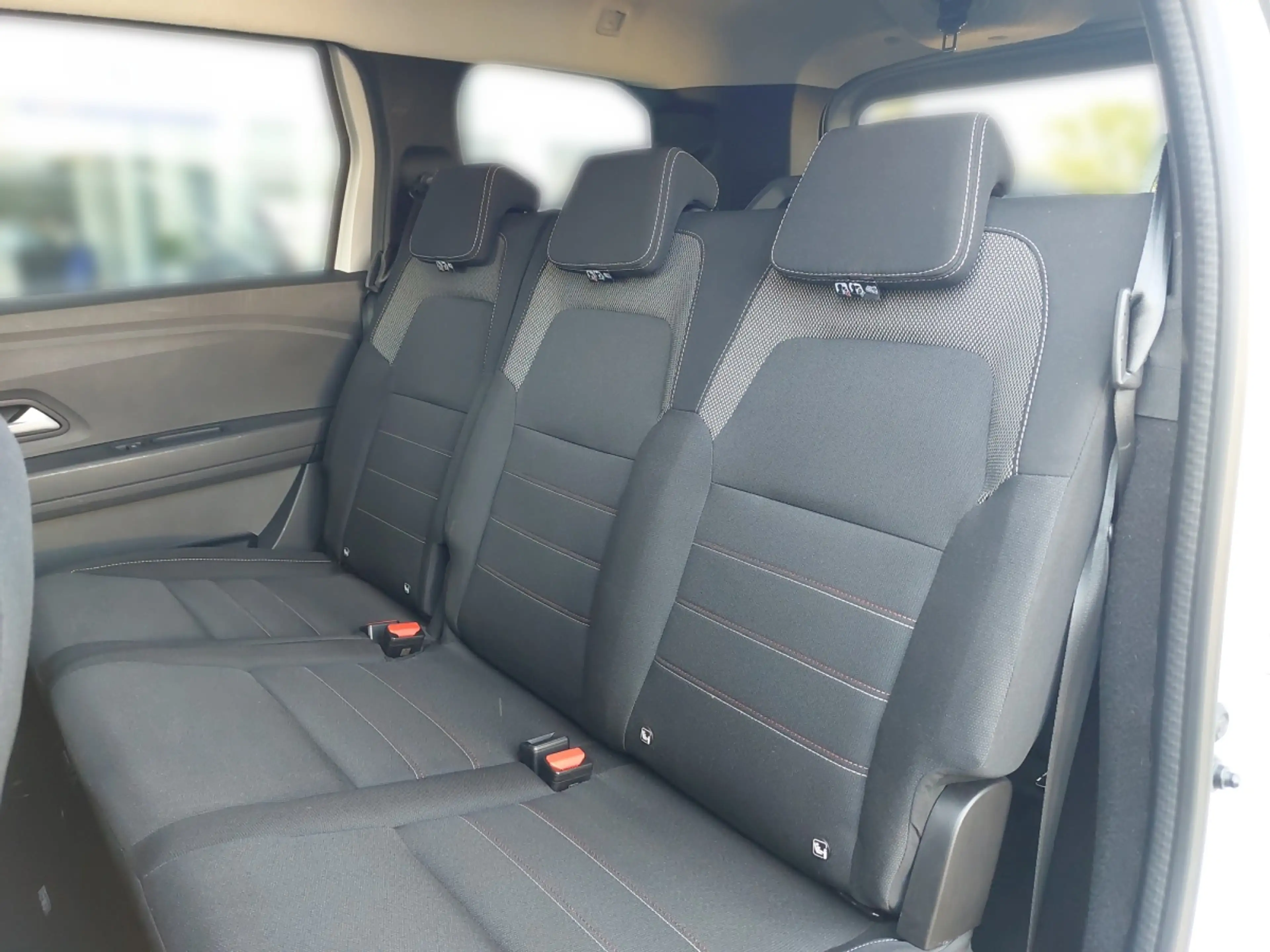 Dacia Jogger Extreme+ TCe 110 — photo 11