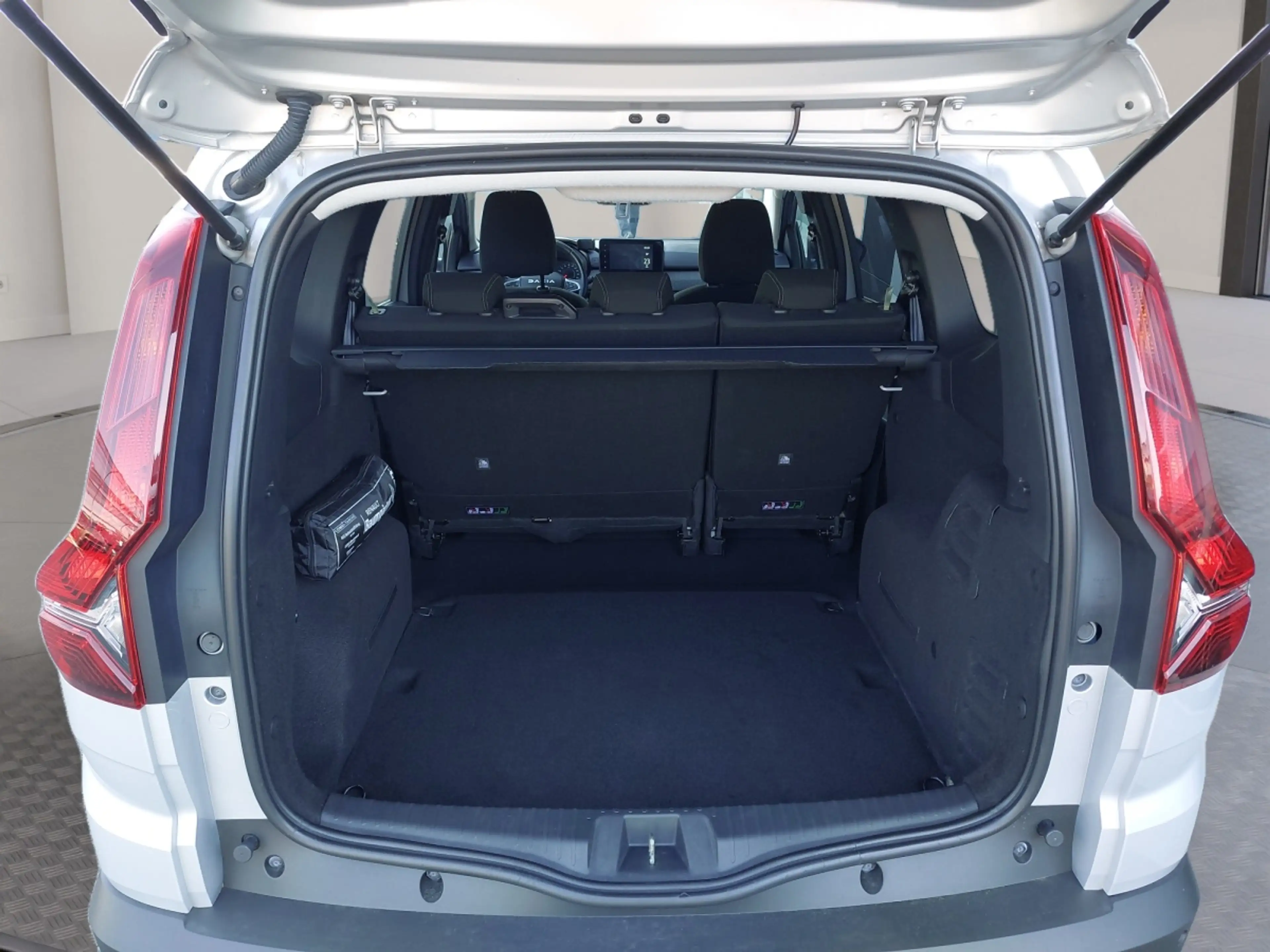 Dacia Jogger Extreme+ TCe 110 — photo 12