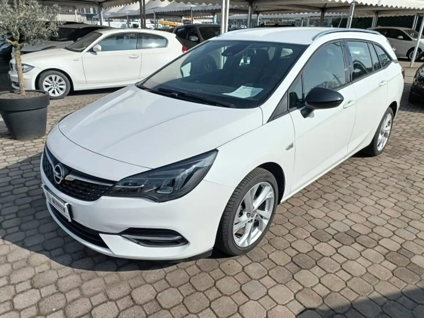 Opel Astra 1.5 Cdti GS Line Sports Tourer  S&S Bianco - 1
