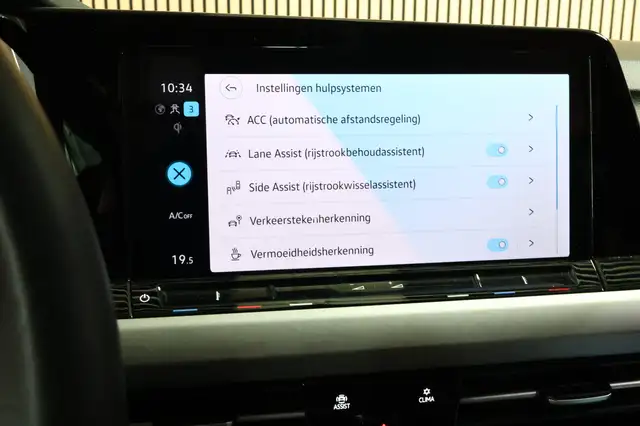 Volkswagen Golf view 23