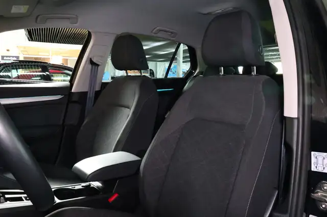 Volkswagen Golf view 28