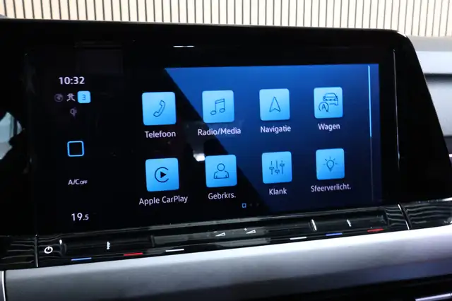 Volkswagen Golf view 20