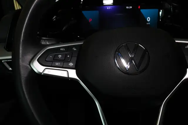 Volkswagen Golf view 14