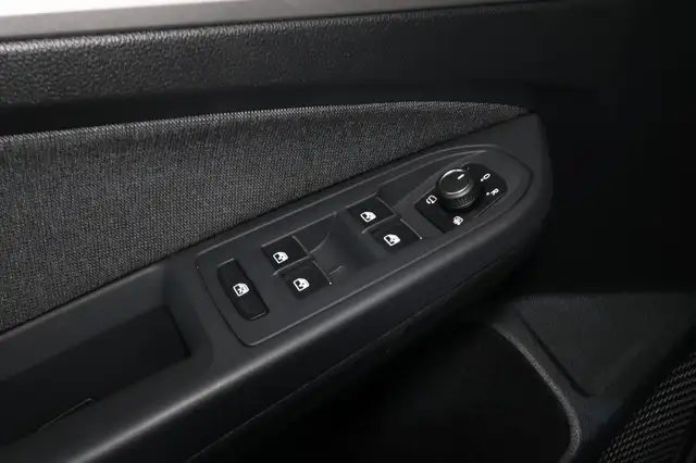 Volkswagen Golf view 12