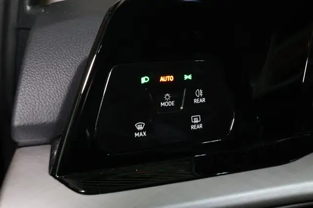 Volkswagen Golf view 13
