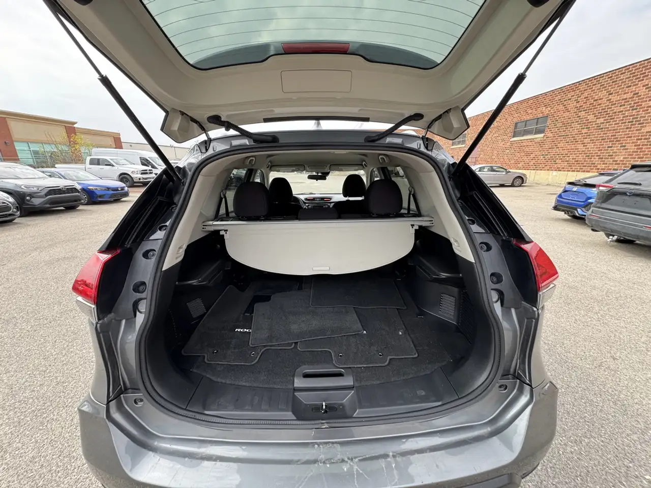 Nissan Rogue fotografie Nissan Rogue