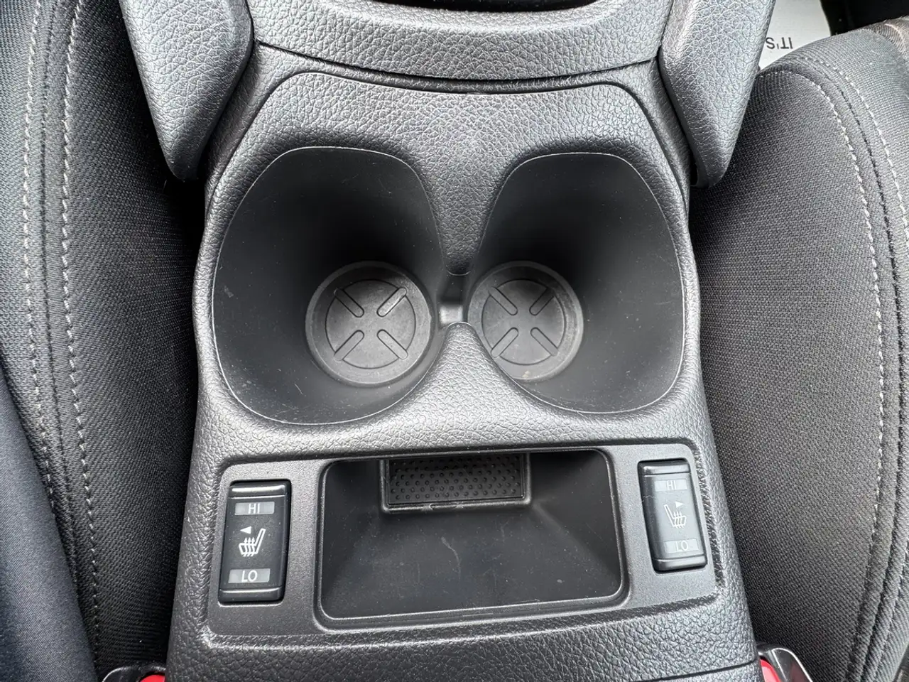 Nissan Rogue fotografie Nissan Rogue