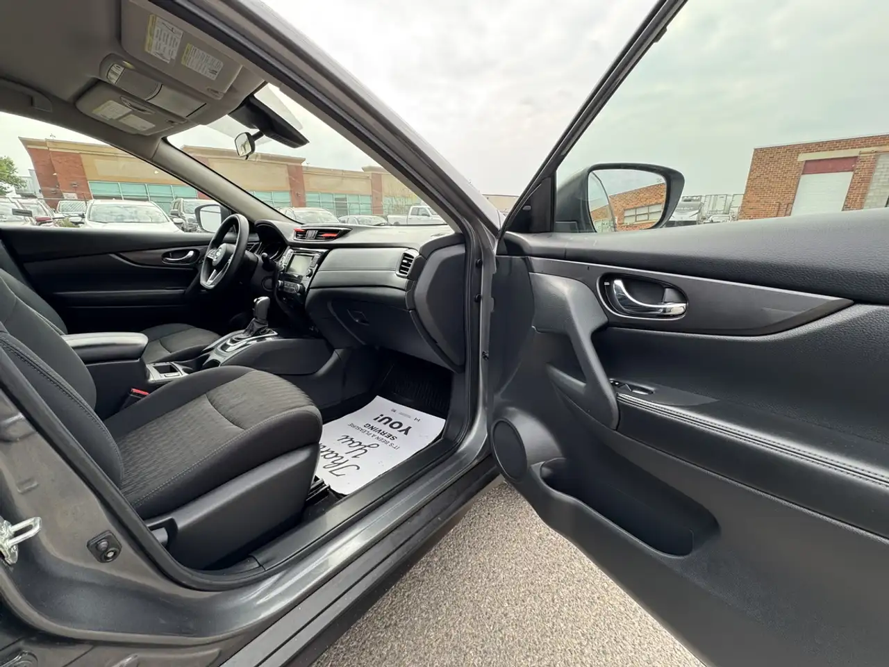 Nissan Rogue fotografie Nissan Rogue