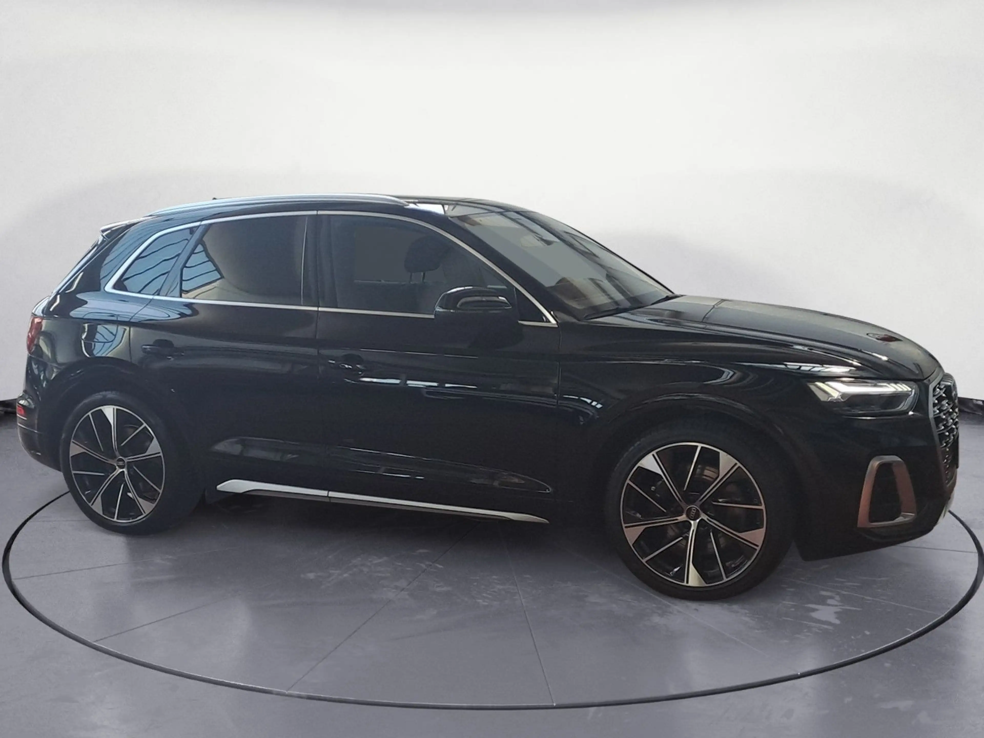 Audi SQ5 3.0 TDI Quattro tiptronic *B&O*AHK*NAVI* — photo 6