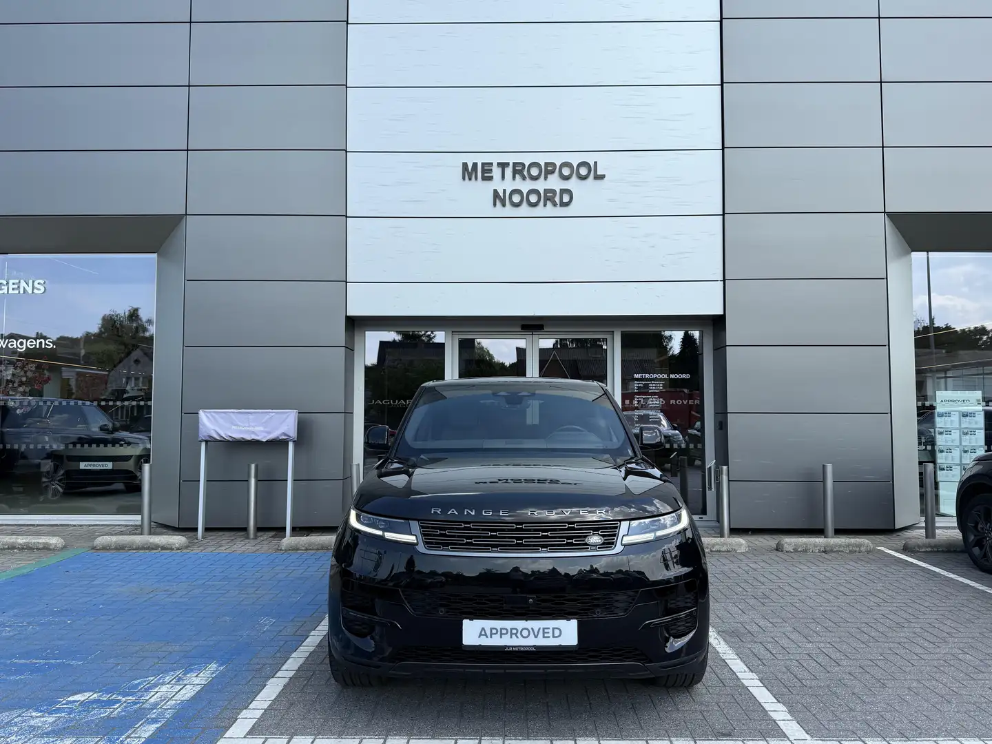 Land Rover Range Rover Sport P460e S Zwart - 2
