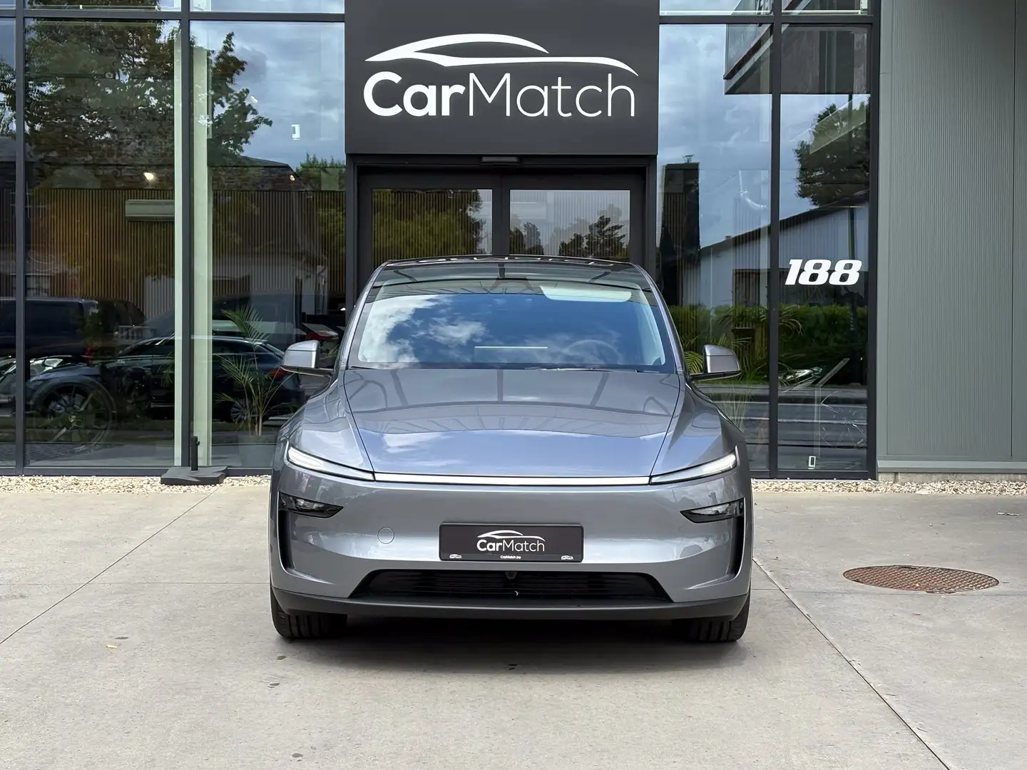 Tesla Model Y 64kWh Standard Range RWD Juniper Argent - 2