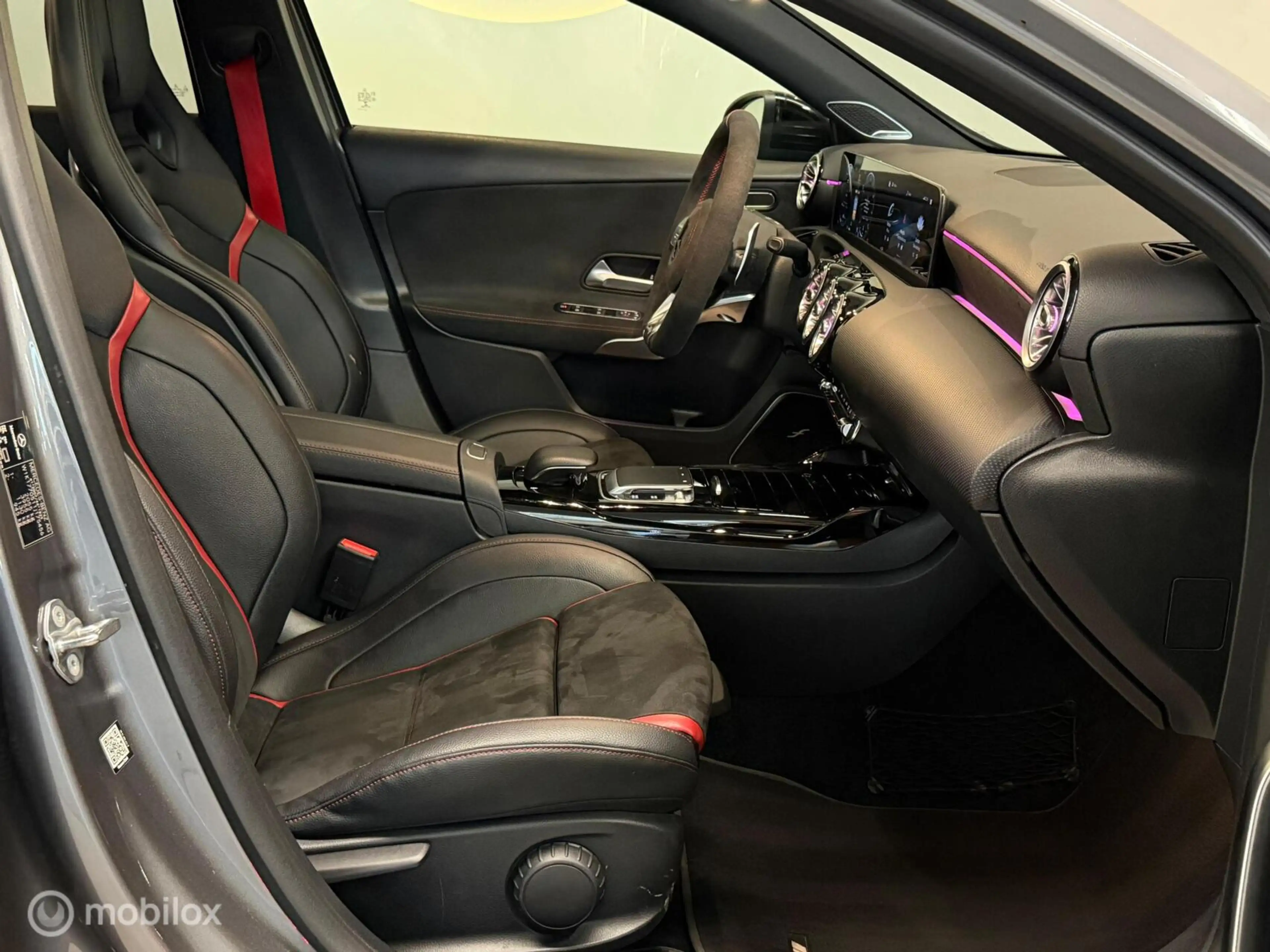 Mercedes-Benz A 35 AMG 4MATIC Edition 1 Panorama/Kuip/Burmester/HUD/Nardo — photo 23