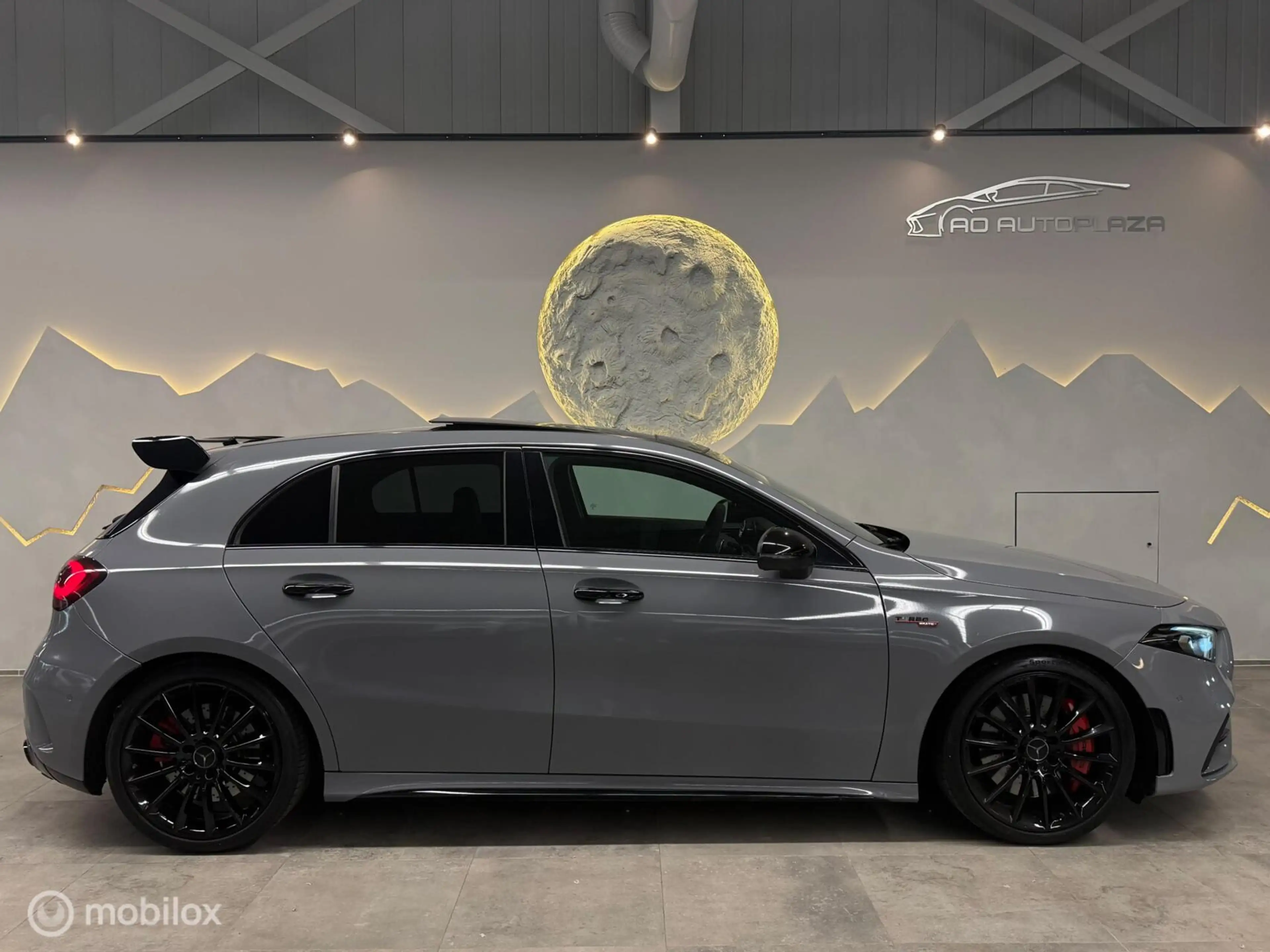 Mercedes-Benz A 35 AMG 4MATIC Edition 1 Panorama/Kuip/Burmester/HUD/Nardo — photo 12