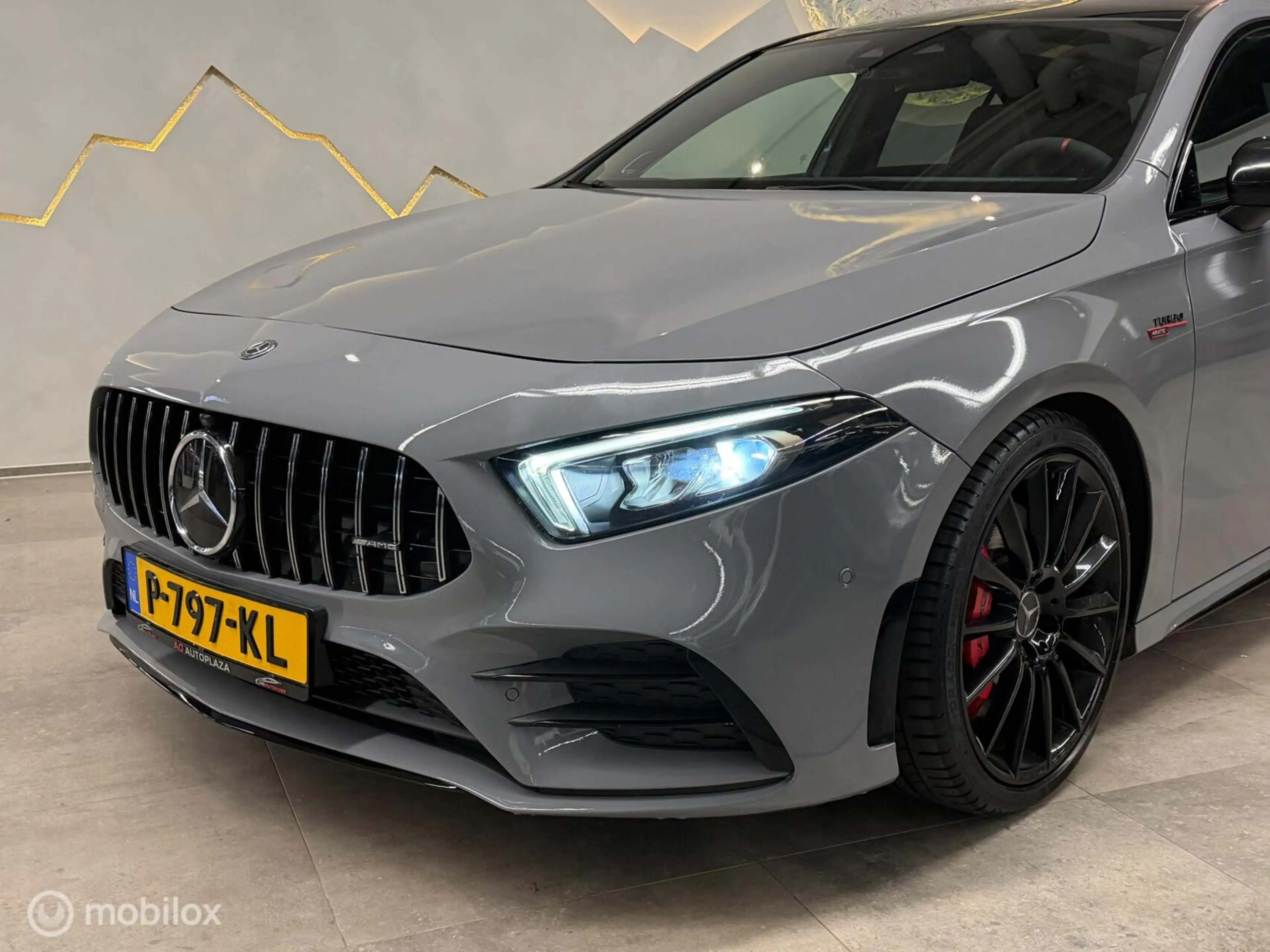 Mercedes-Benz A 35 AMG 4MATIC Edition 1 Panorama/Kuip/Burmester/HUD/Nardo — photo 13