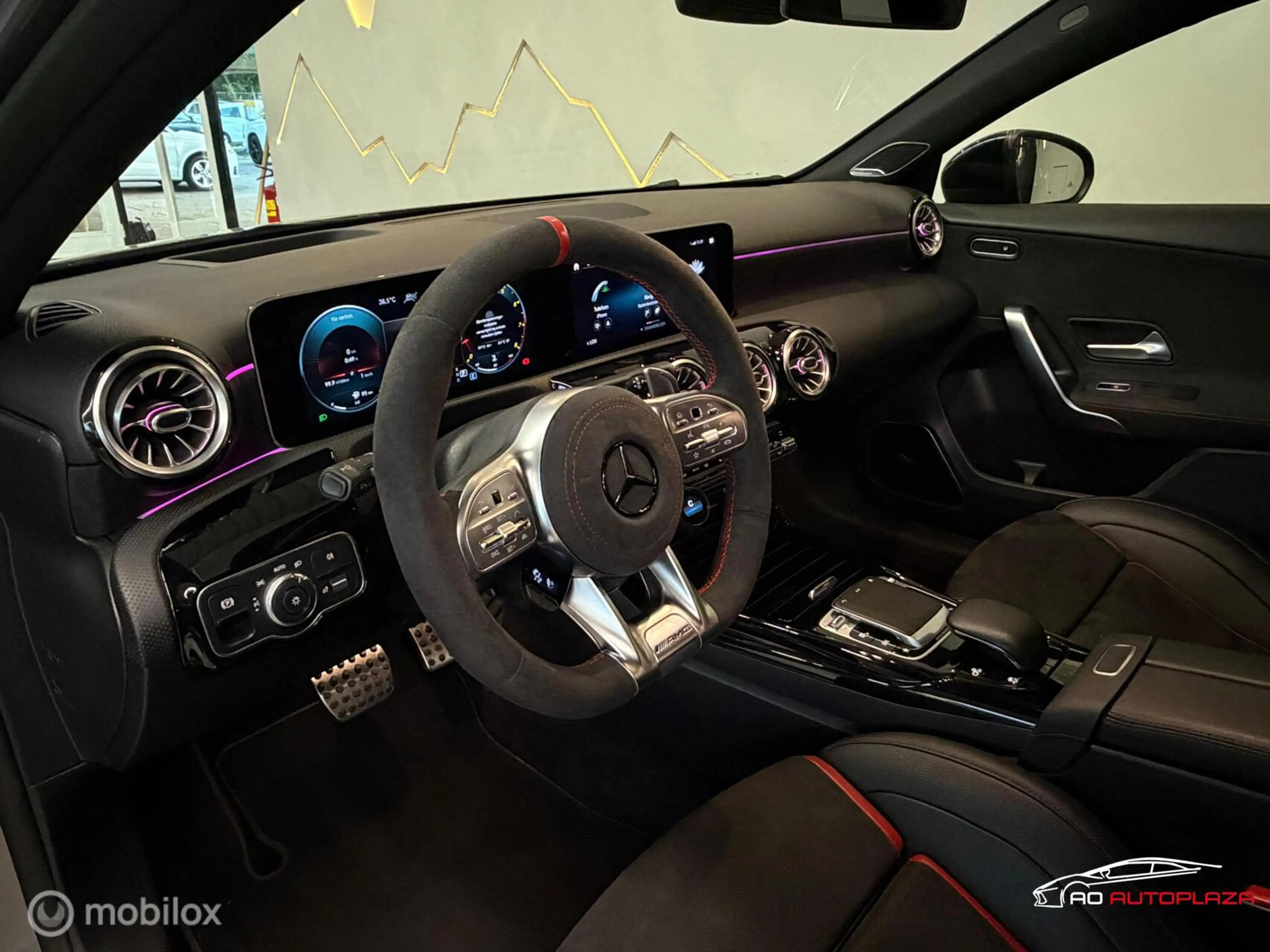 Mercedes-Benz A 35 AMG 4MATIC Edition 1 Panorama/Kuip/Burmester/HUD/Nardo — photo 3