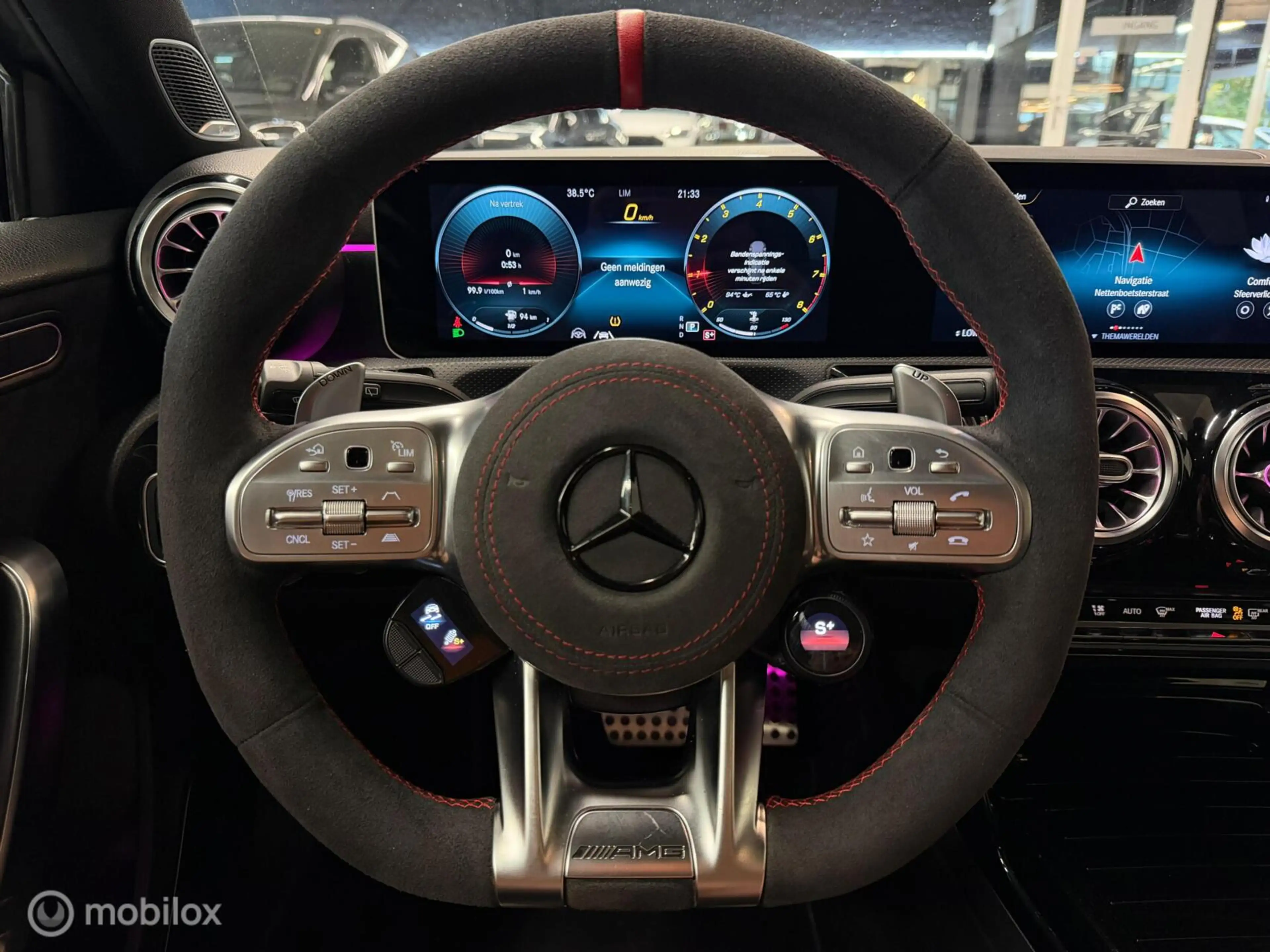 Mercedes-Benz A 35 AMG 4MATIC Edition 1 Panorama/Kuip/Burmester/HUD/Nardo — photo 27