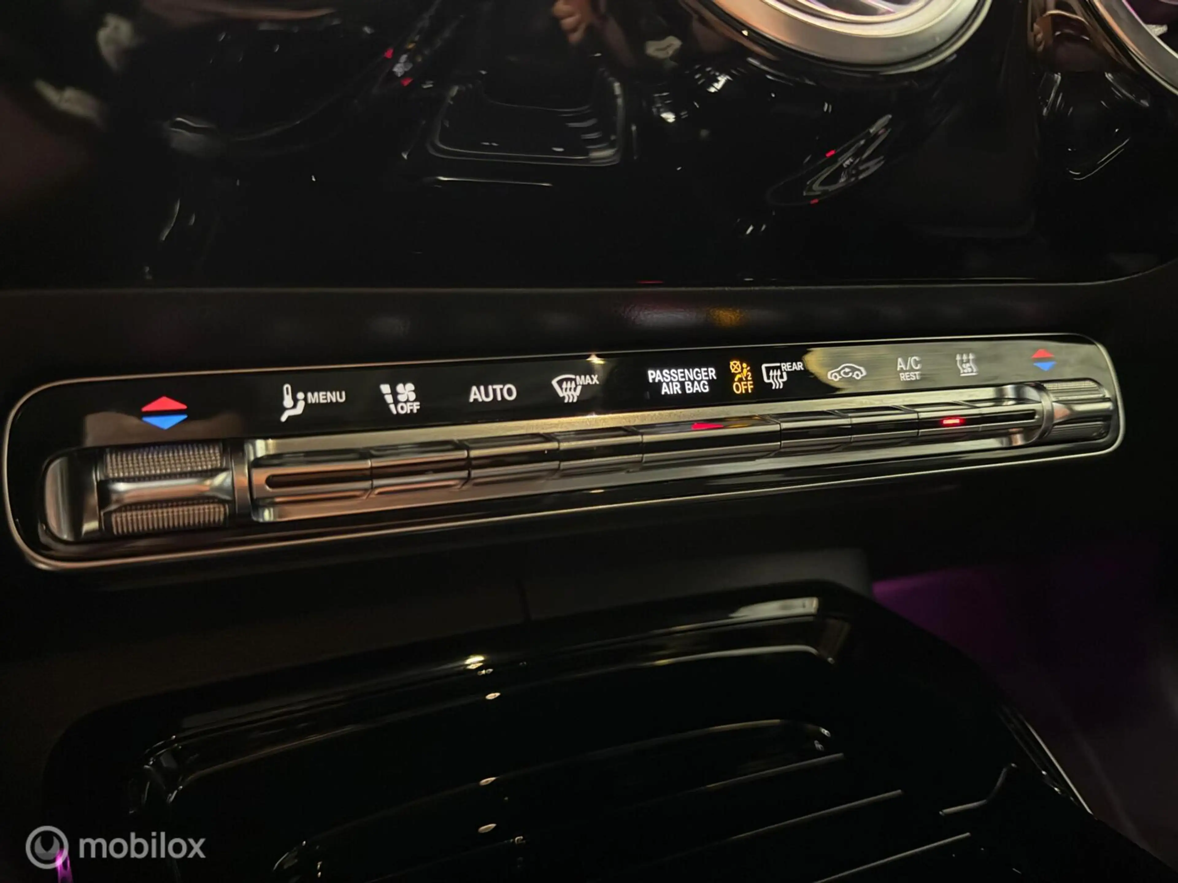 Mercedes-Benz A 35 AMG 4MATIC Edition 1 Panorama/Kuip/Burmester/HUD/Nardo — photo 49