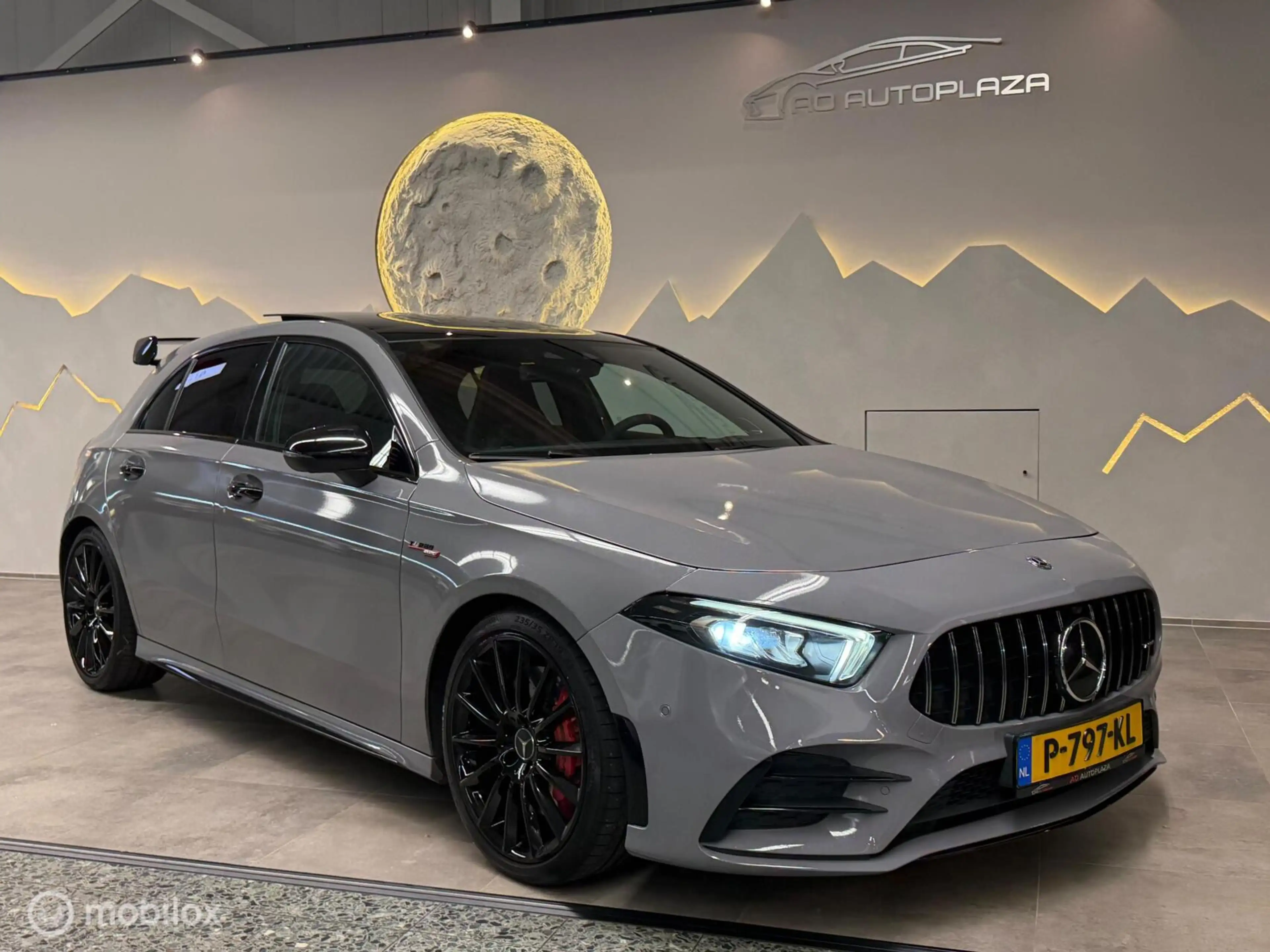 Mercedes-Benz A 35 AMG 4MATIC Edition 1 Panorama/Kuip/Burmester/HUD/Nardo — photo 7