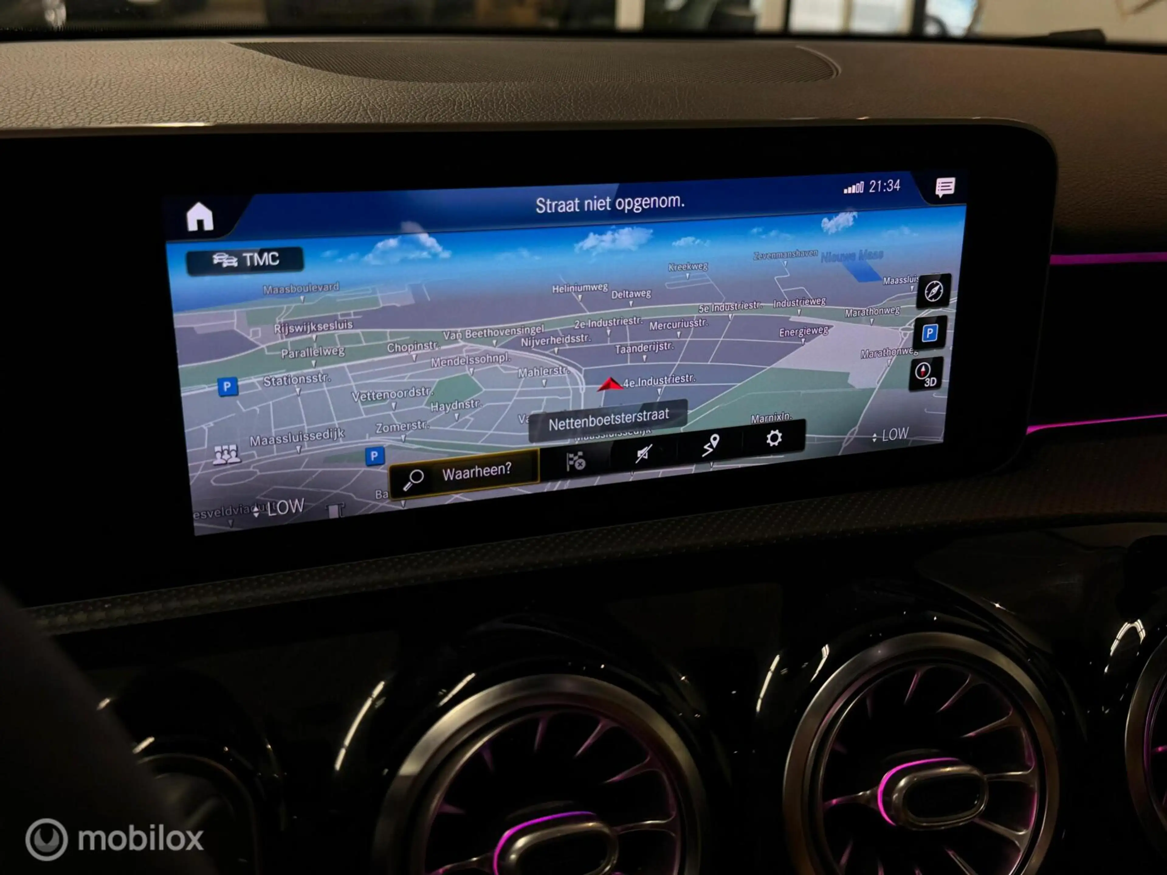 Mercedes-Benz A 35 AMG 4MATIC Edition 1 Panorama/Kuip/Burmester/HUD/Nardo — photo 32