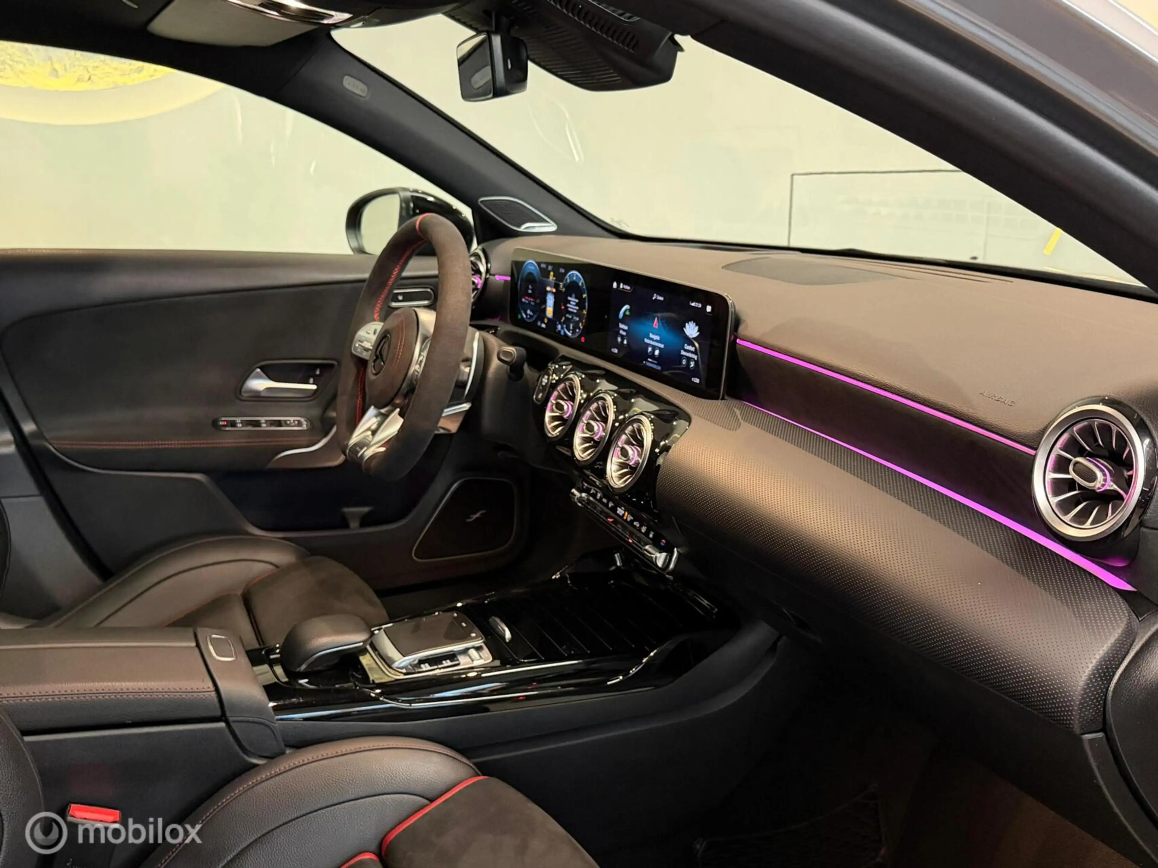 Mercedes-Benz A 35 AMG 4MATIC Edition 1 Panorama/Kuip/Burmester/HUD/Nardo — photo 24