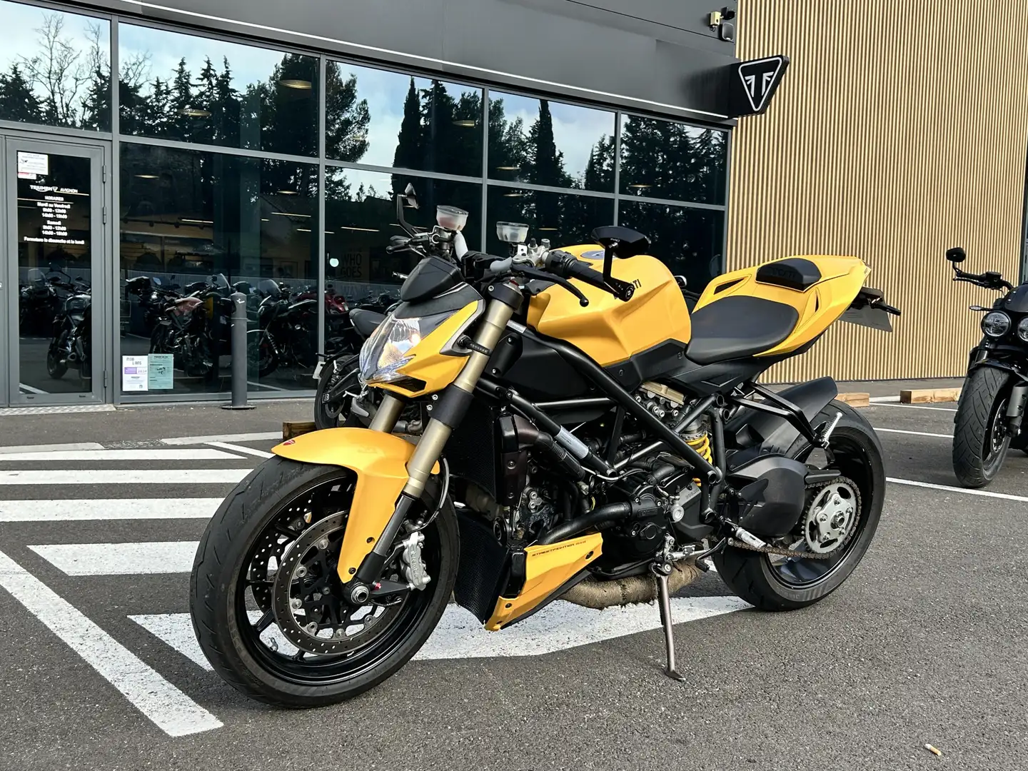 Ducati Streetfighter - 1