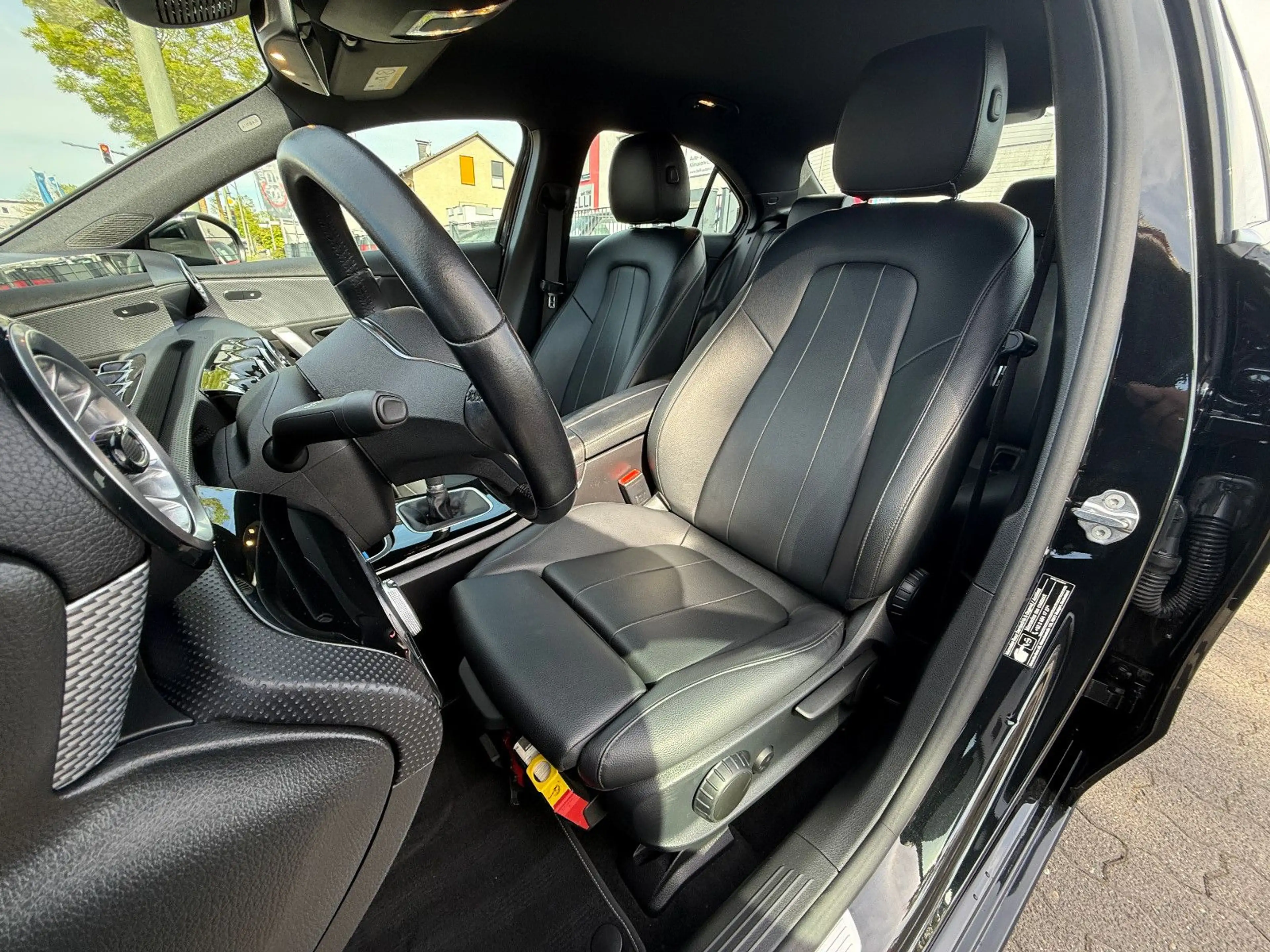 Mercedes-Benz A 180 A180 Lim. Progressive NAVI KAMERA FINANZIERUNG — photo 11