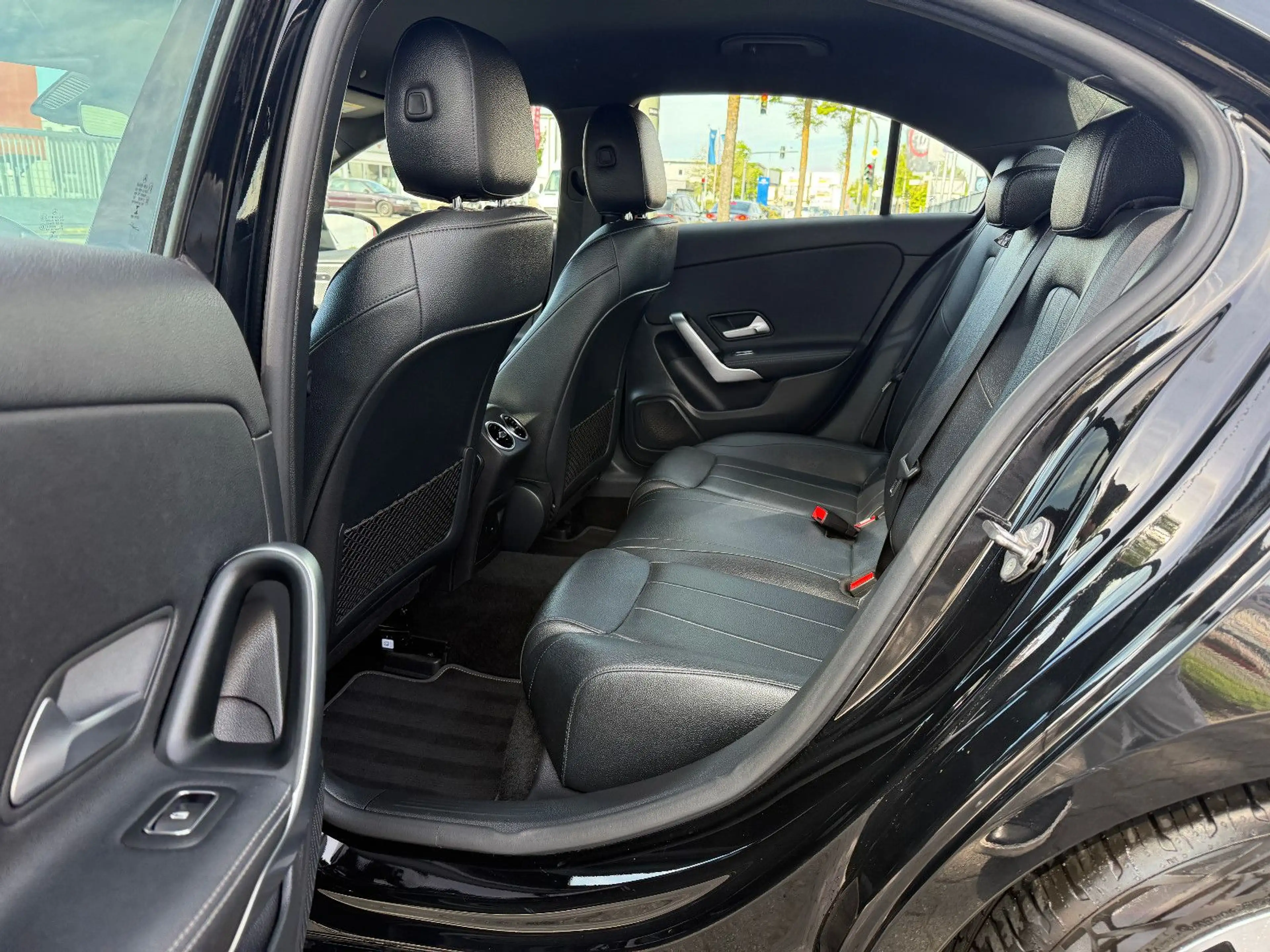 Mercedes-Benz A 180 A180 Lim. Progressive NAVI KAMERA FINANZIERUNG — photo 12