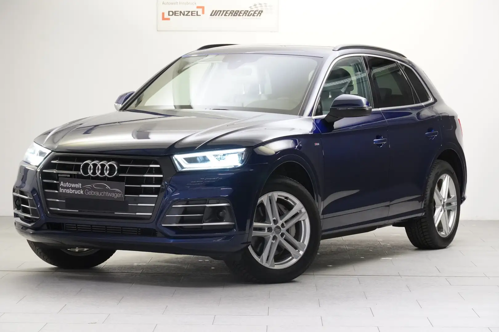 Audi Q5 50 TFSI e PHEV quattro Sport Blau - 1