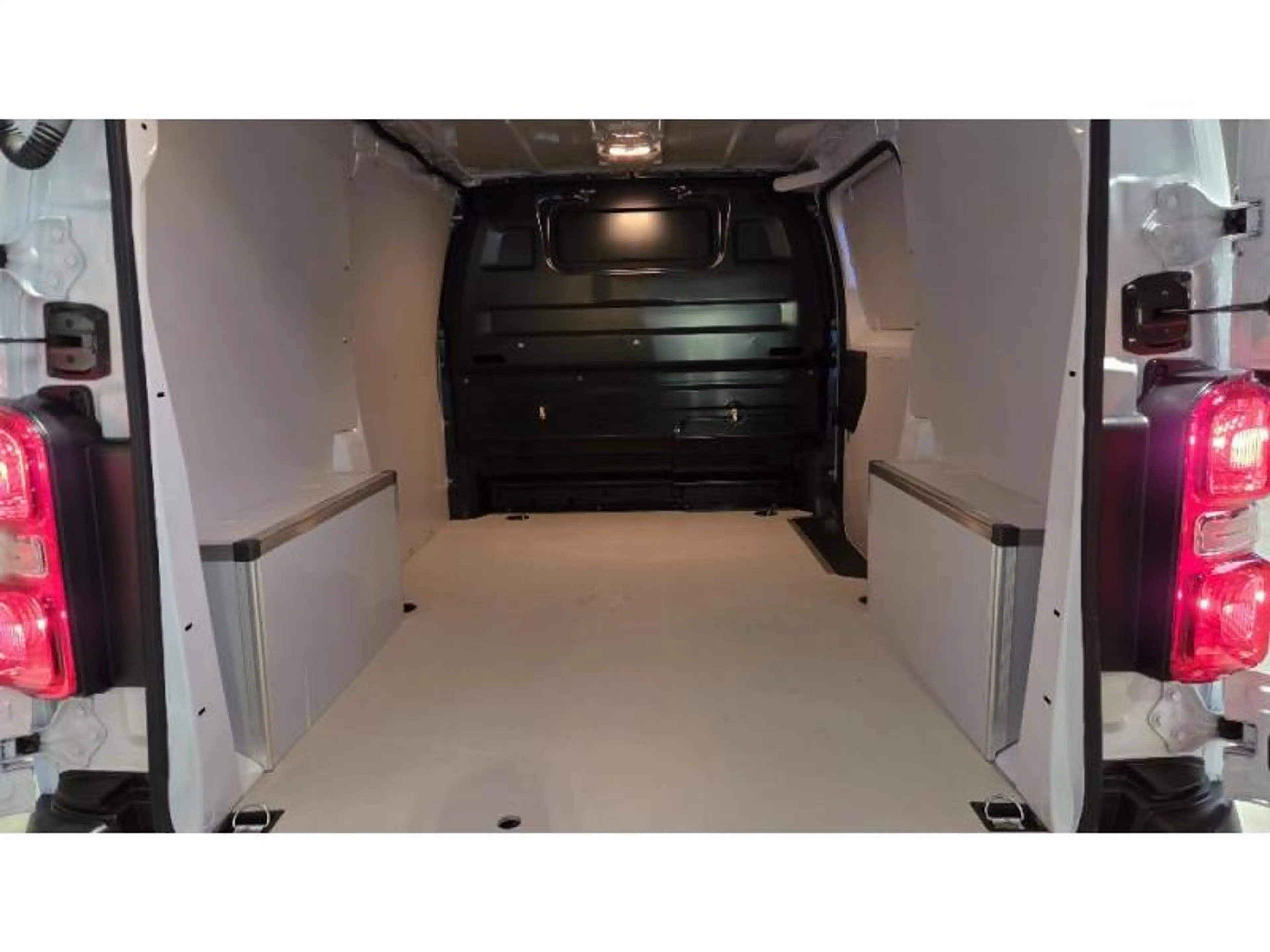 Citroen Jumpy M — photo 10