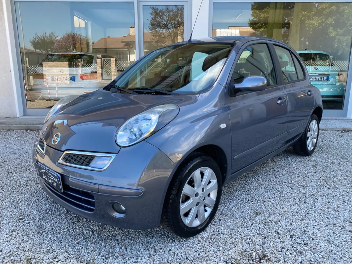 Nissan Micra Micra 1.2 16V 5 porte 25th Grigio - 1