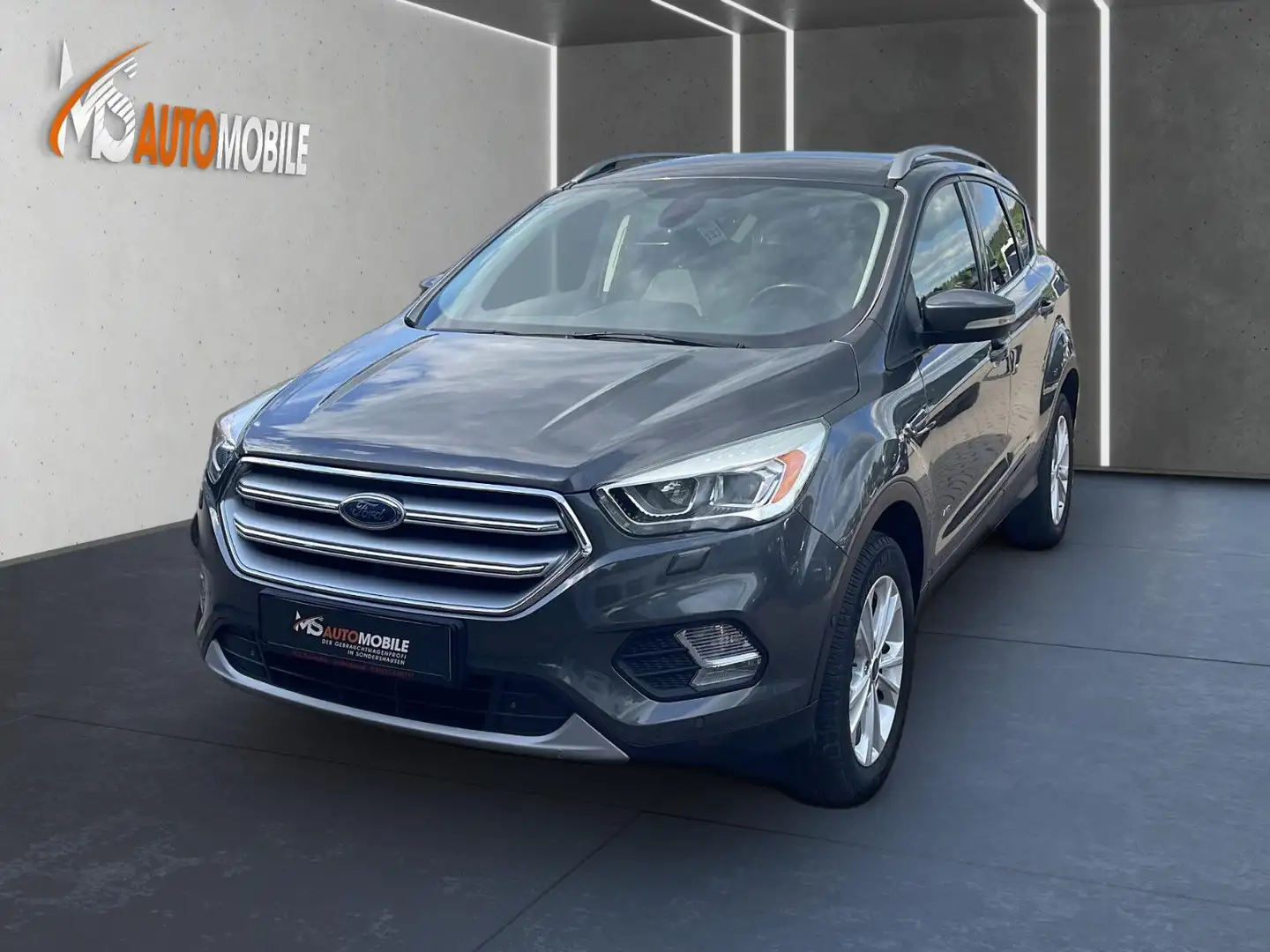 Ford Kuga Titanium+NAVI+WINTER.P+PDC+TEMPOMAT Grijs - 1