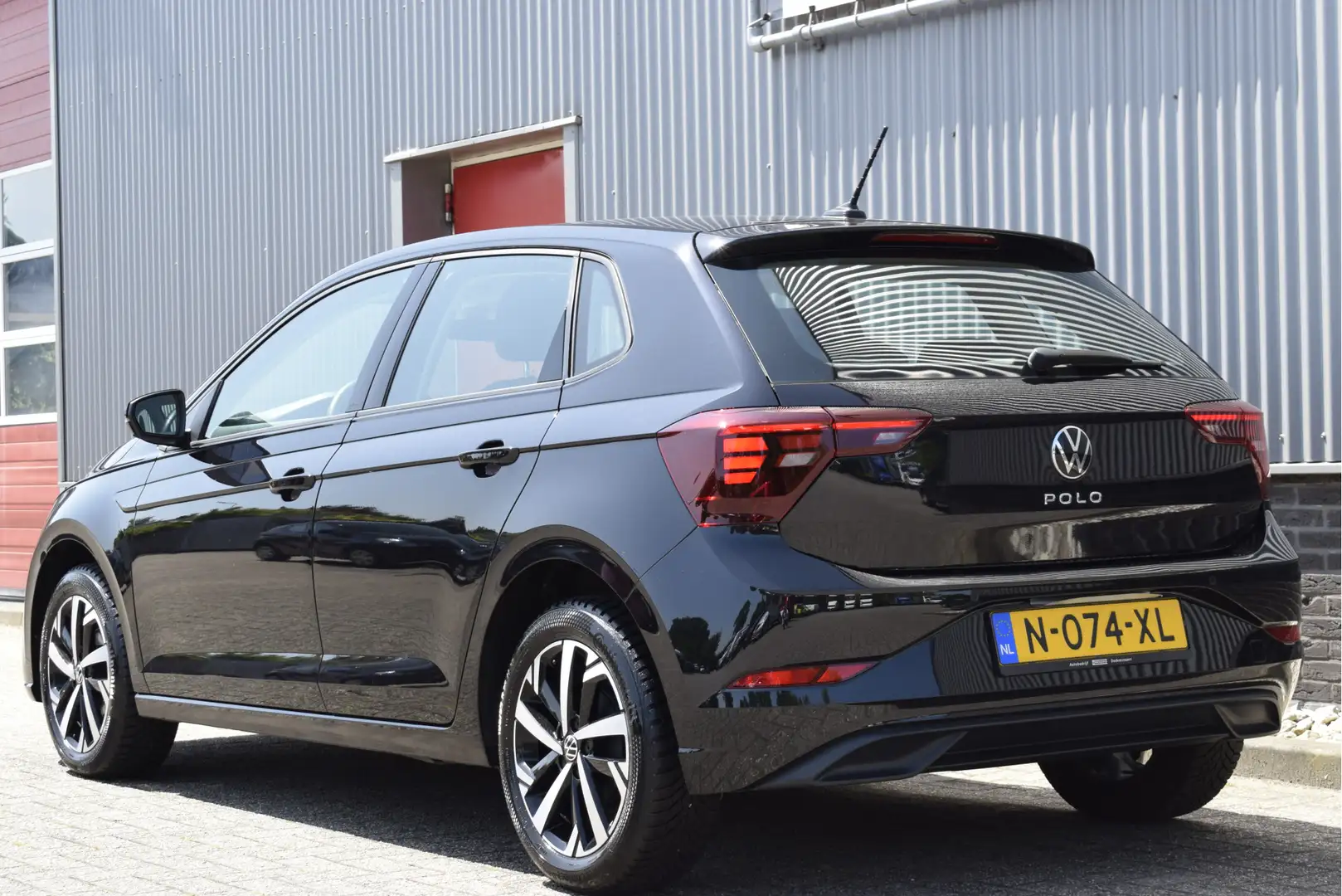 Volkswagen Polo 1.0 TSI Life Facelift Adaptive cruise, Virtual coc Zwart - 2