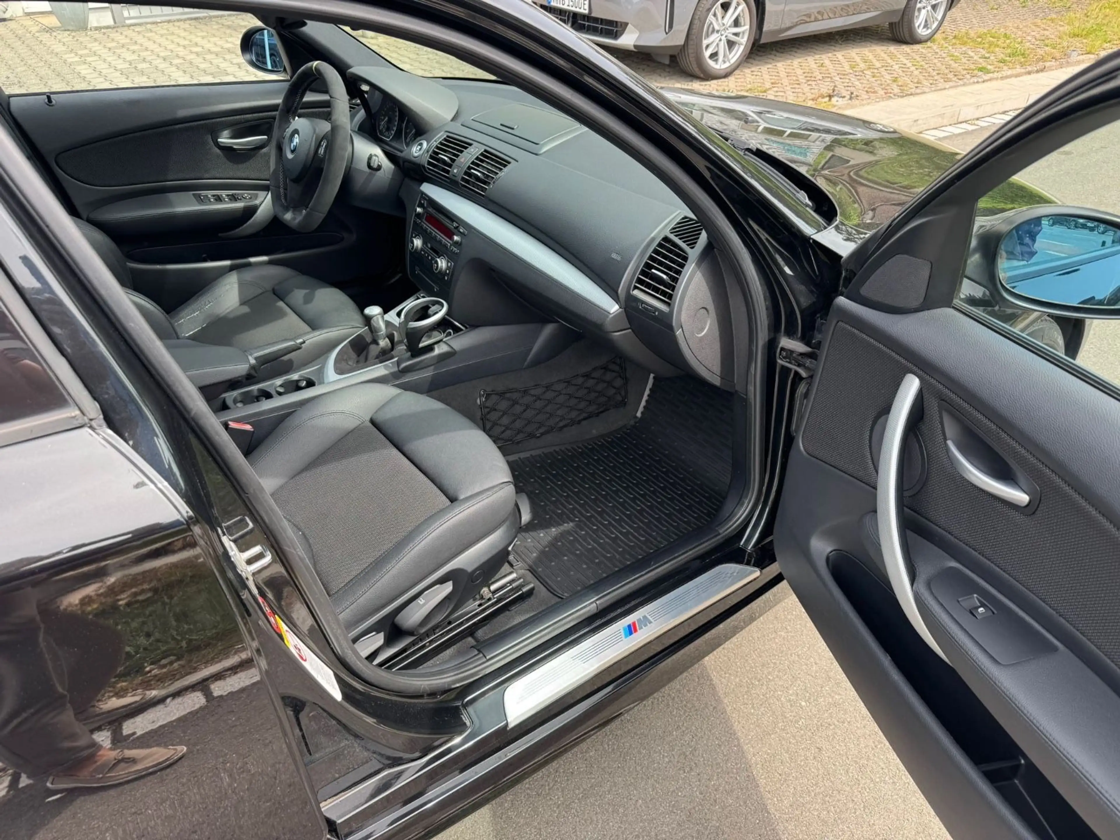 BMW 130 i M Sport/Performance/Keyless-Go/GSD/SHZ/PDC — photo 9